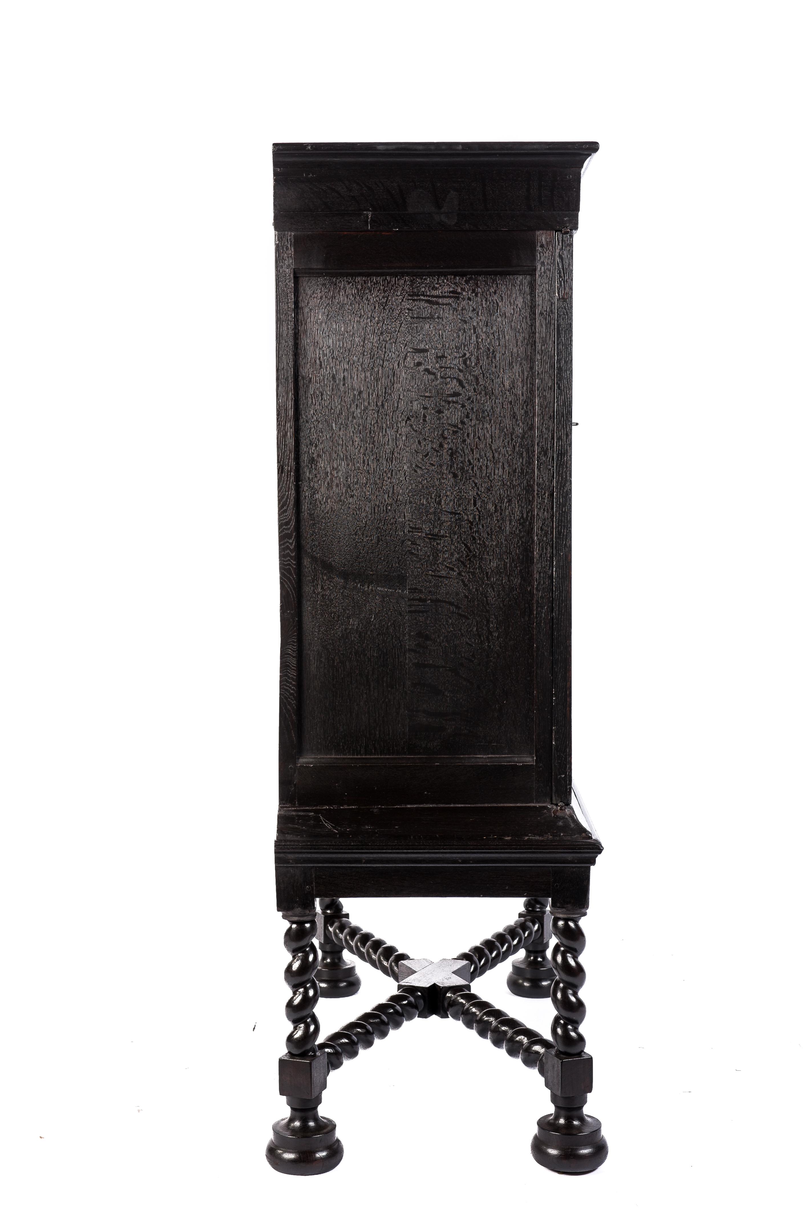 Antique Early 18th Century Dutch Black Oak Renaissance Two-Door Cabinet In Good Condition In Casteren, NL