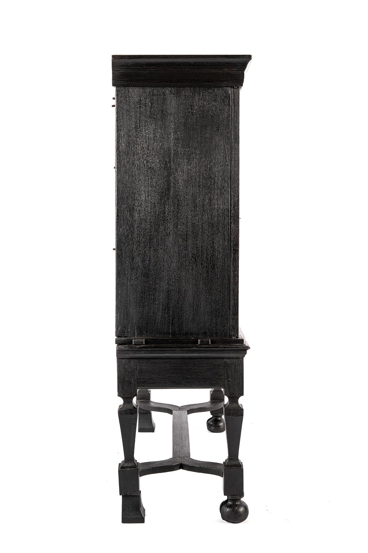 Antique early 18th century Dutch blacked oak two door table cabinet for TV In Good Condition For Sale In Casteren, NL