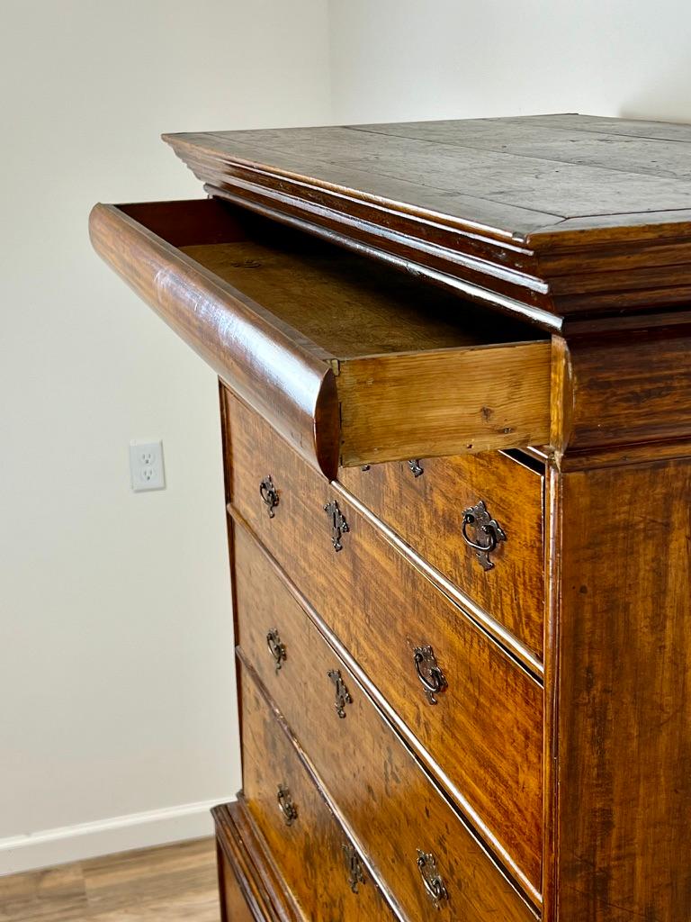 Antiguo Highboy William & Mary de principios del siglo XVIII en venta 3