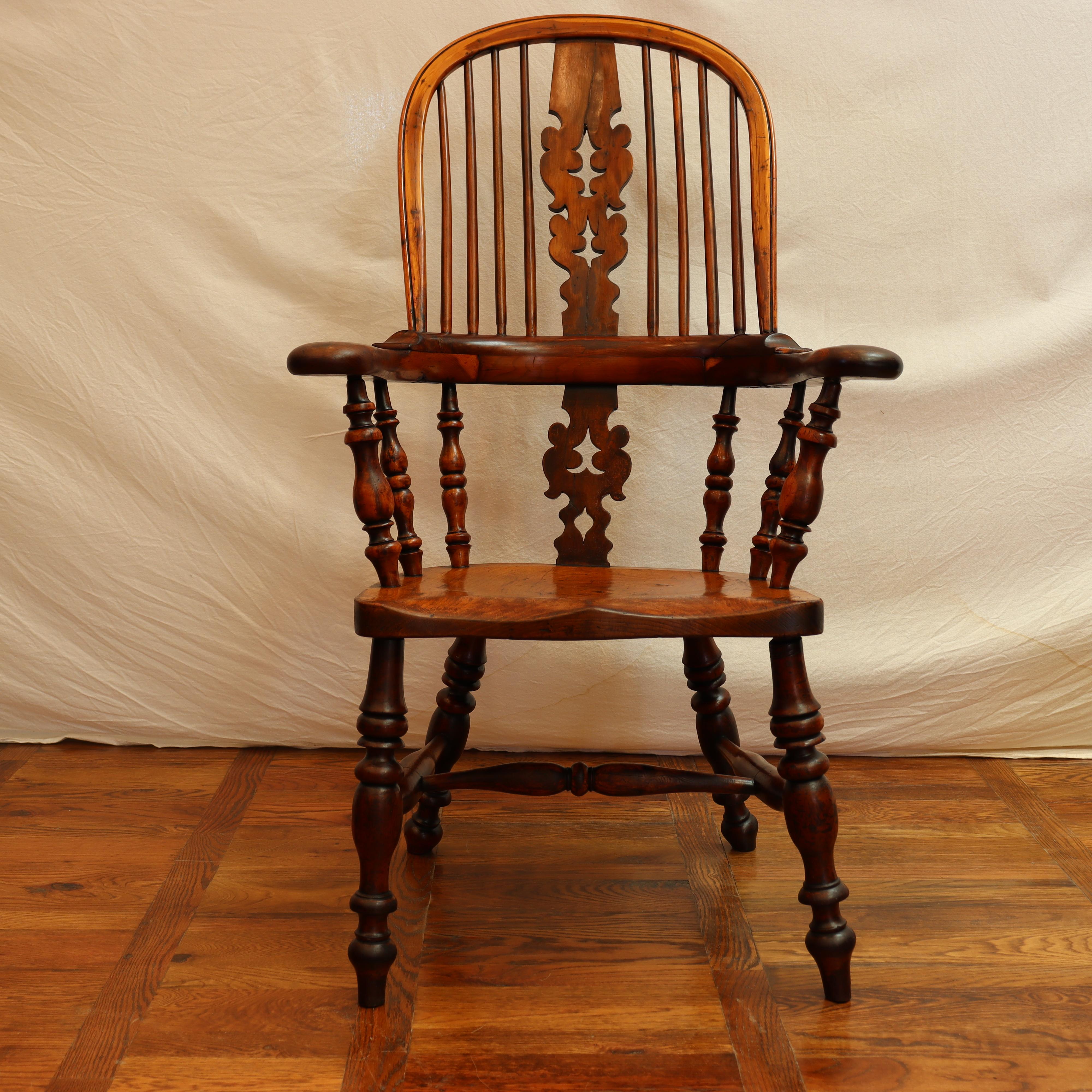 Age: 1700 - 1750

Furniture Style: English Windsor (1600 - 1725)

Overall Dimensions: Width - 25 1/2