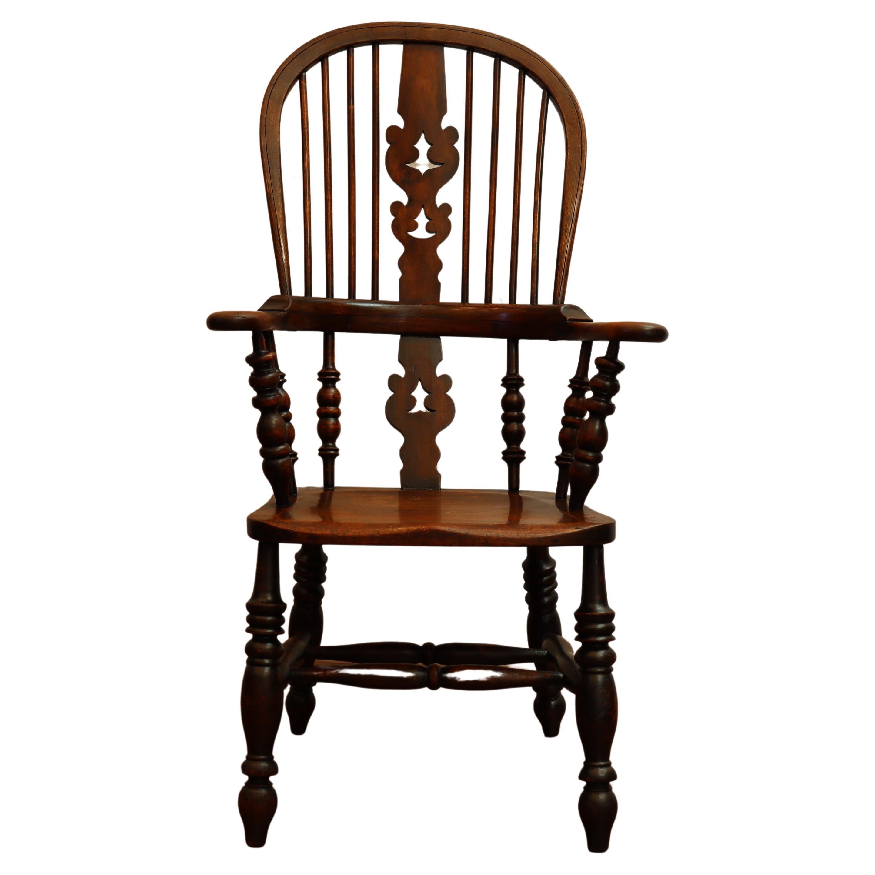 Antique Early 18th Century Yew Wood & Elm English Fiddleback Windsor Armchair For Sale