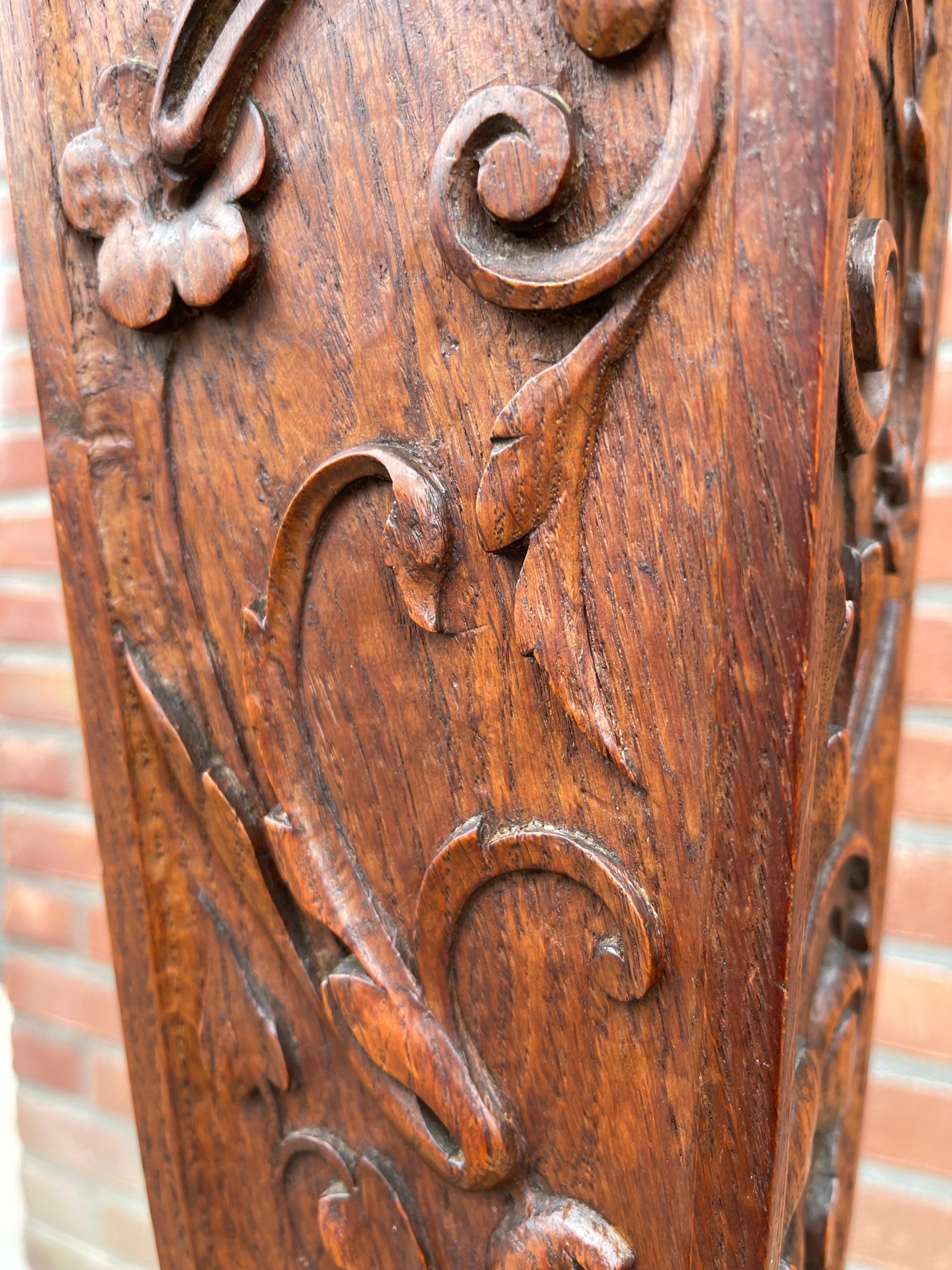 Antique Early 1900s Hand Carved Oak Pedestal Display Stand, Floral Sculptered For Sale 7