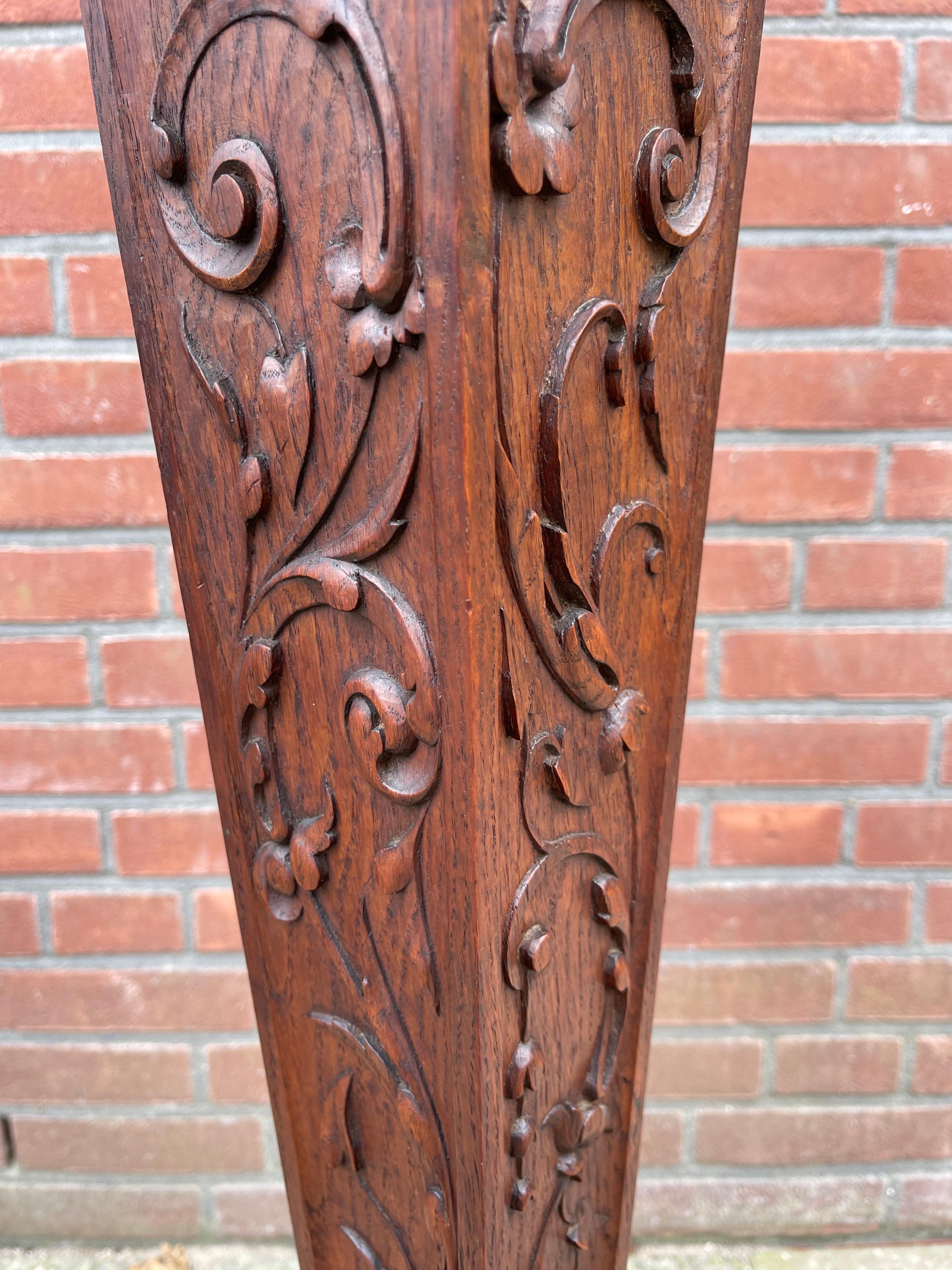 20th Century Antique Early 1900s Hand Carved Oak Pedestal Display Stand, Floral Sculptered For Sale