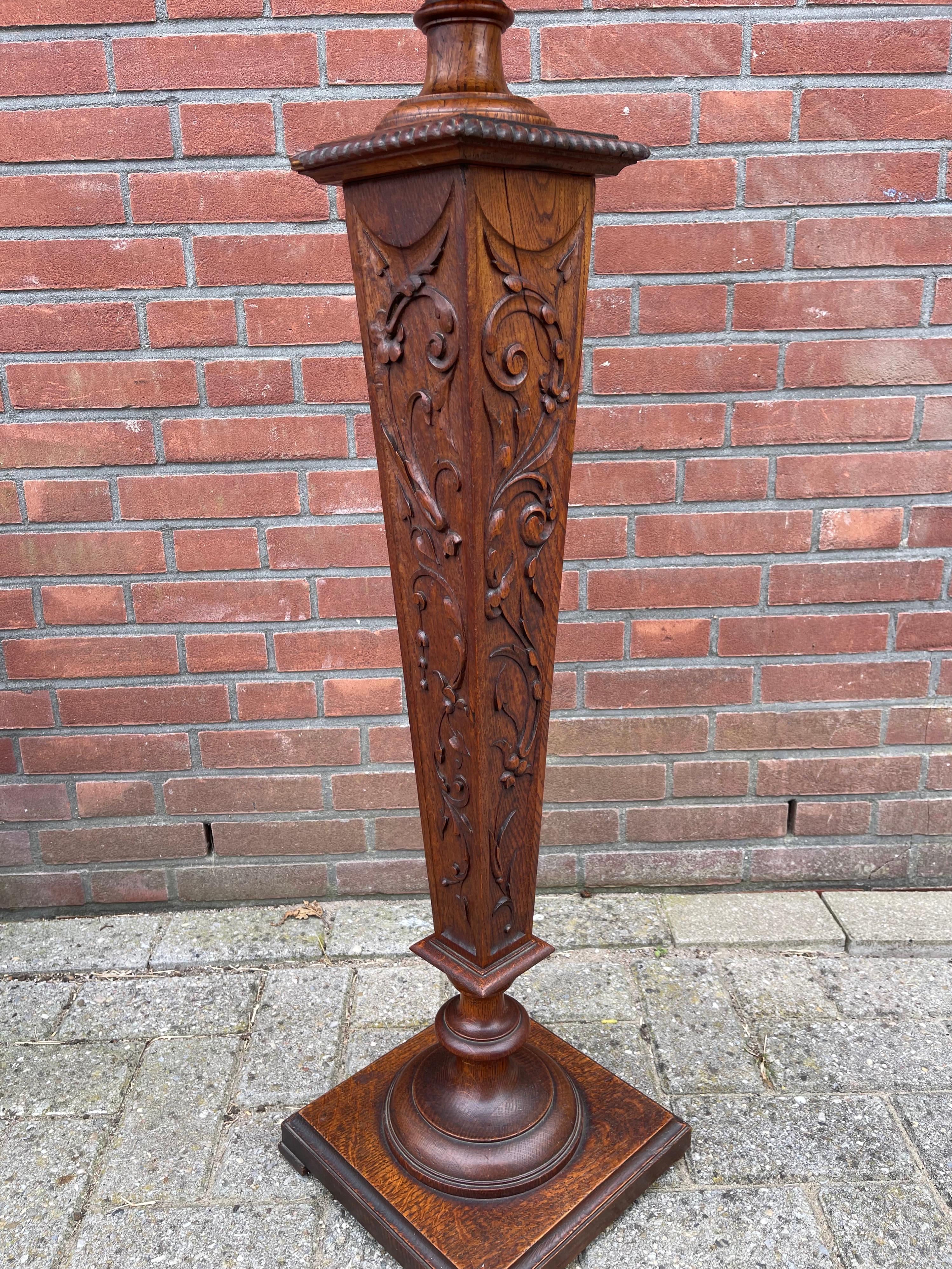 Antique Early 1900s Hand Carved Oak Pedestal Display Stand, Floral Sculptered For Sale 1