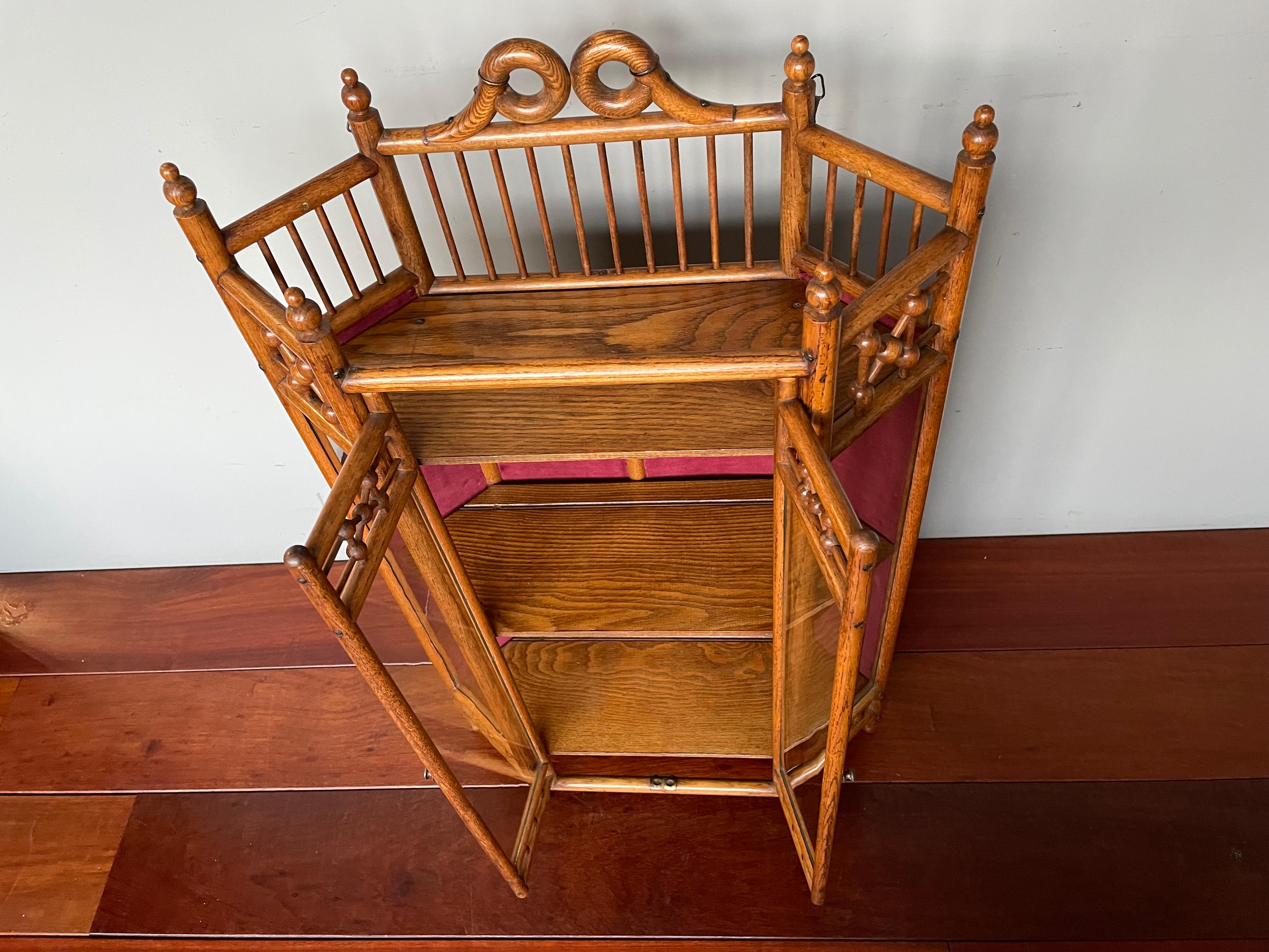 Antique Early 1900s, Handmade Arts & Crafts Oak and Glass Wall Display Cabinet In Excellent Condition In Lisse, NL