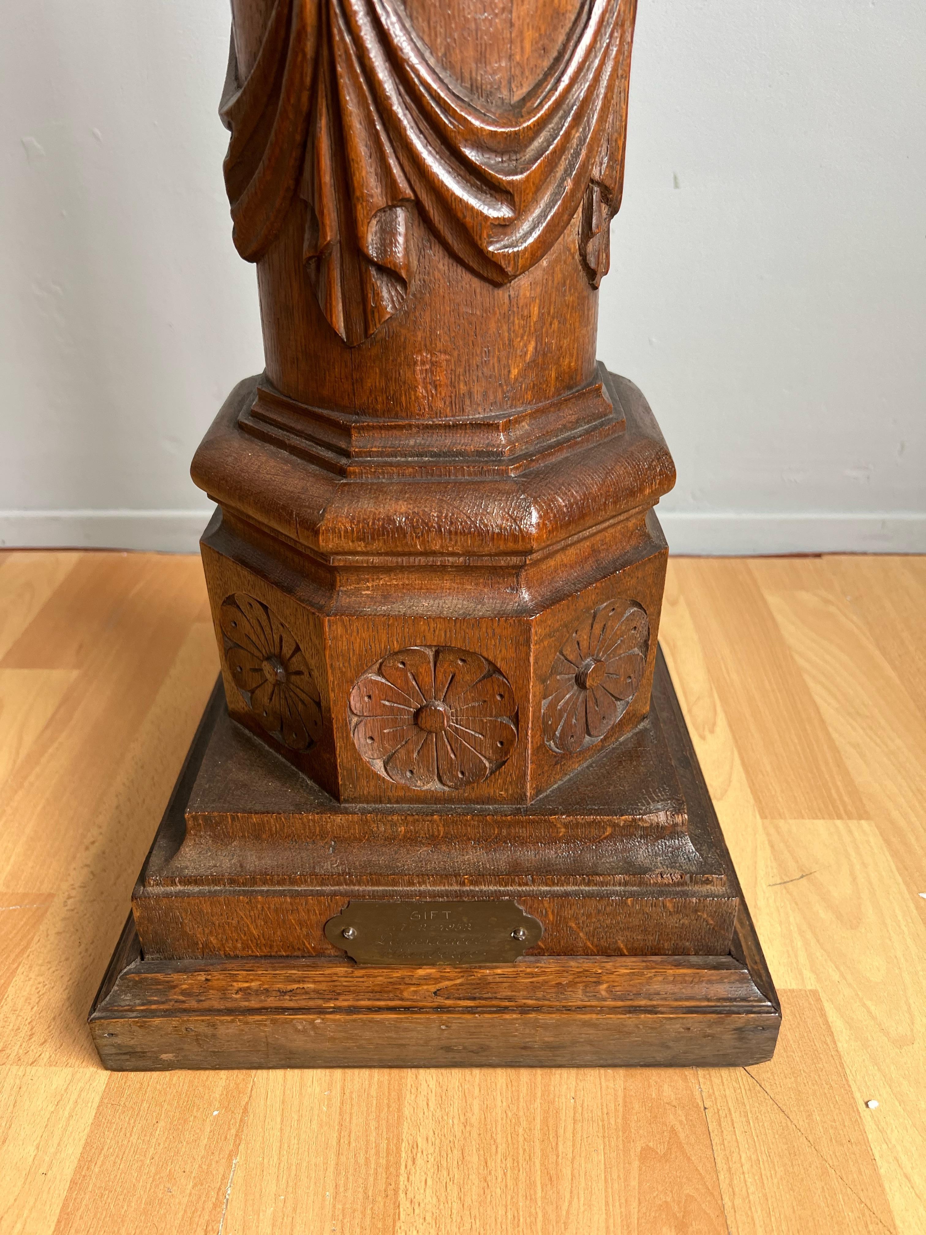 Antique Early 1900s Majestic Hand Carved Oak Display Sculpture Stand / Pedestal For Sale 1