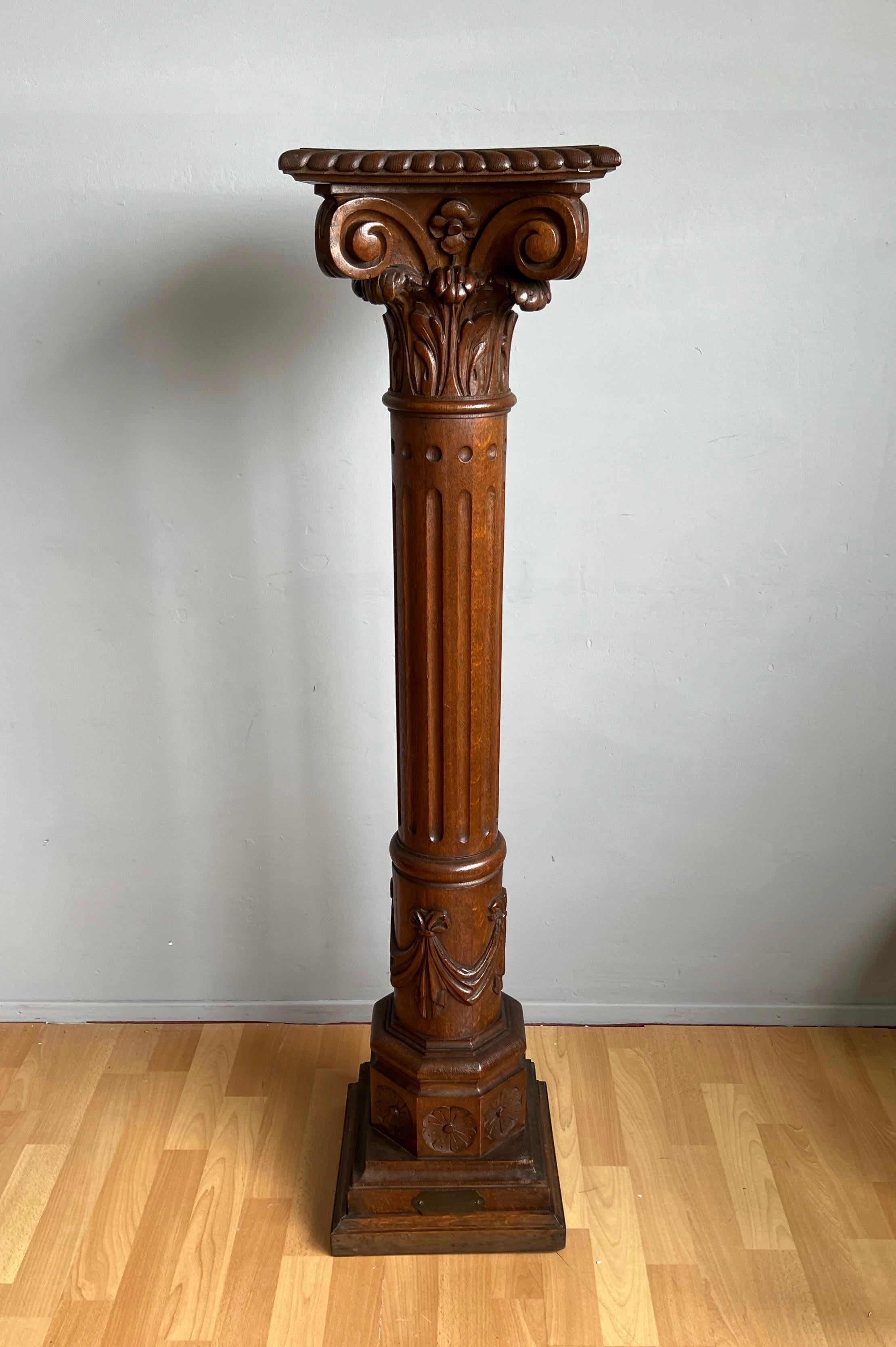 Antike, handgeschnitzte Majestic-Skulptur aus Eiche, Stand / Sockel, frühe 1900er Jahre (Europäisch) im Angebot