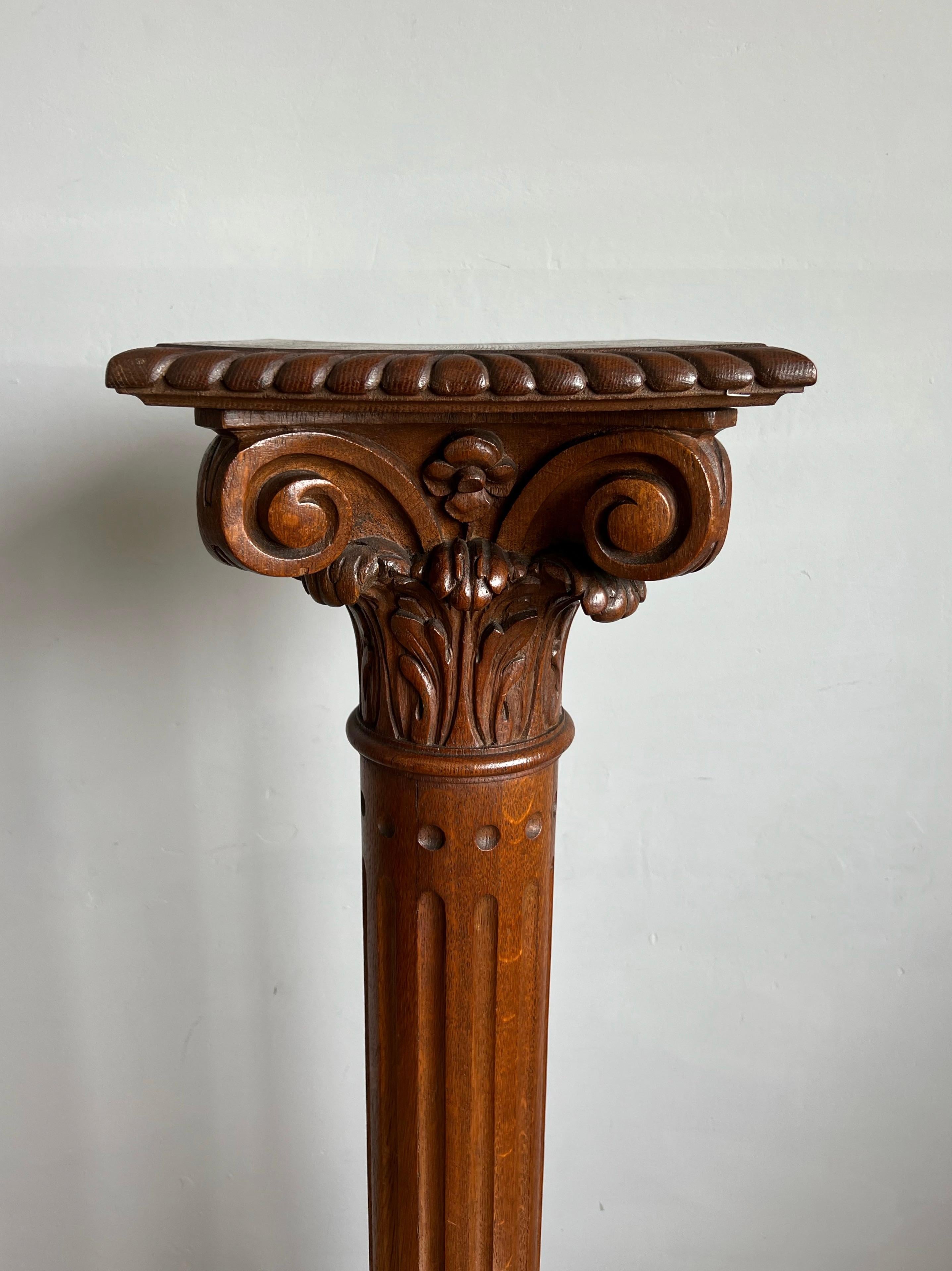 Arts and Crafts Antique Early 1900s Majestic Hand Carved Oak Display Sculpture Stand / Pedestal For Sale