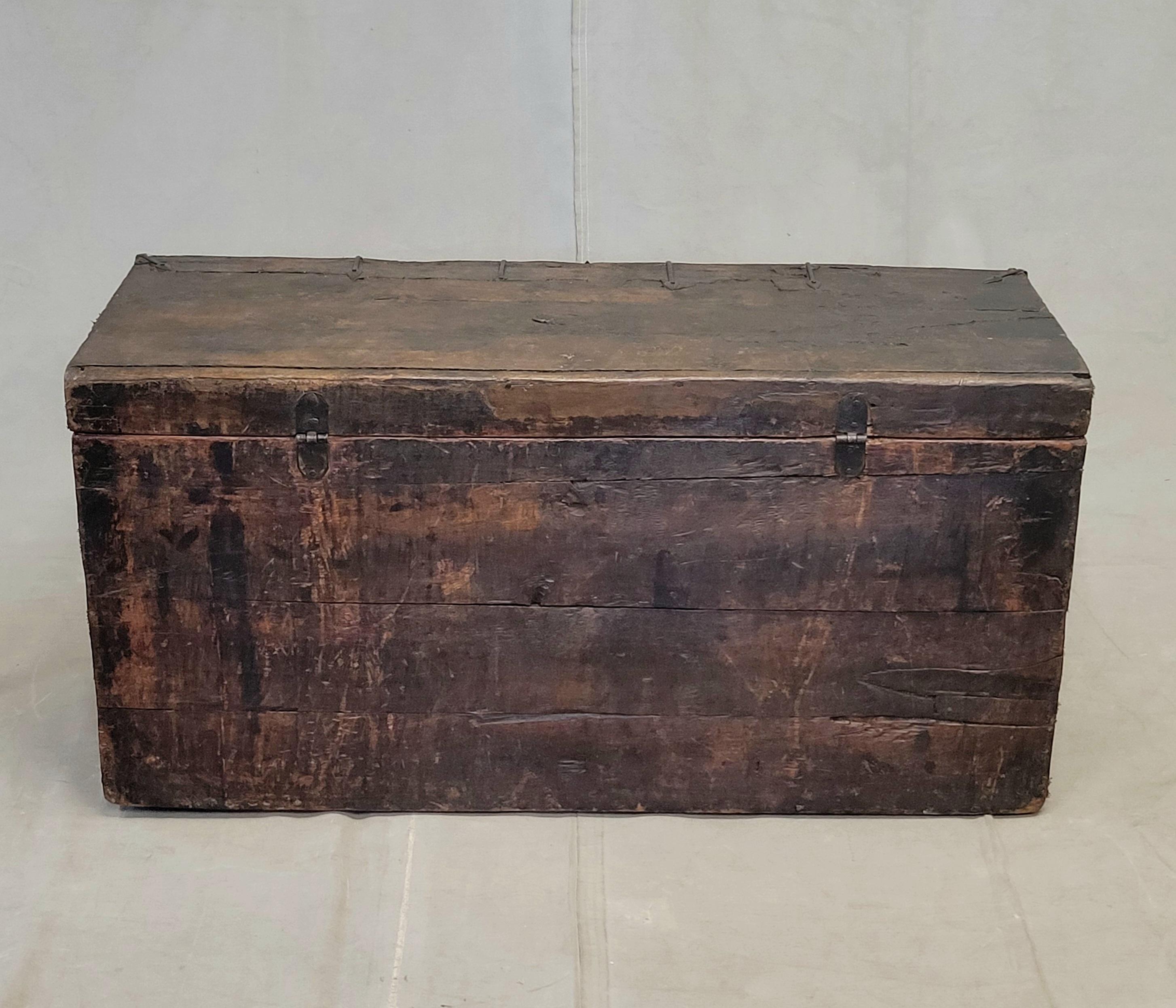 Antique Early 1900s Tibetan Trunk With Original Paint in Dragon Motif For Sale 8