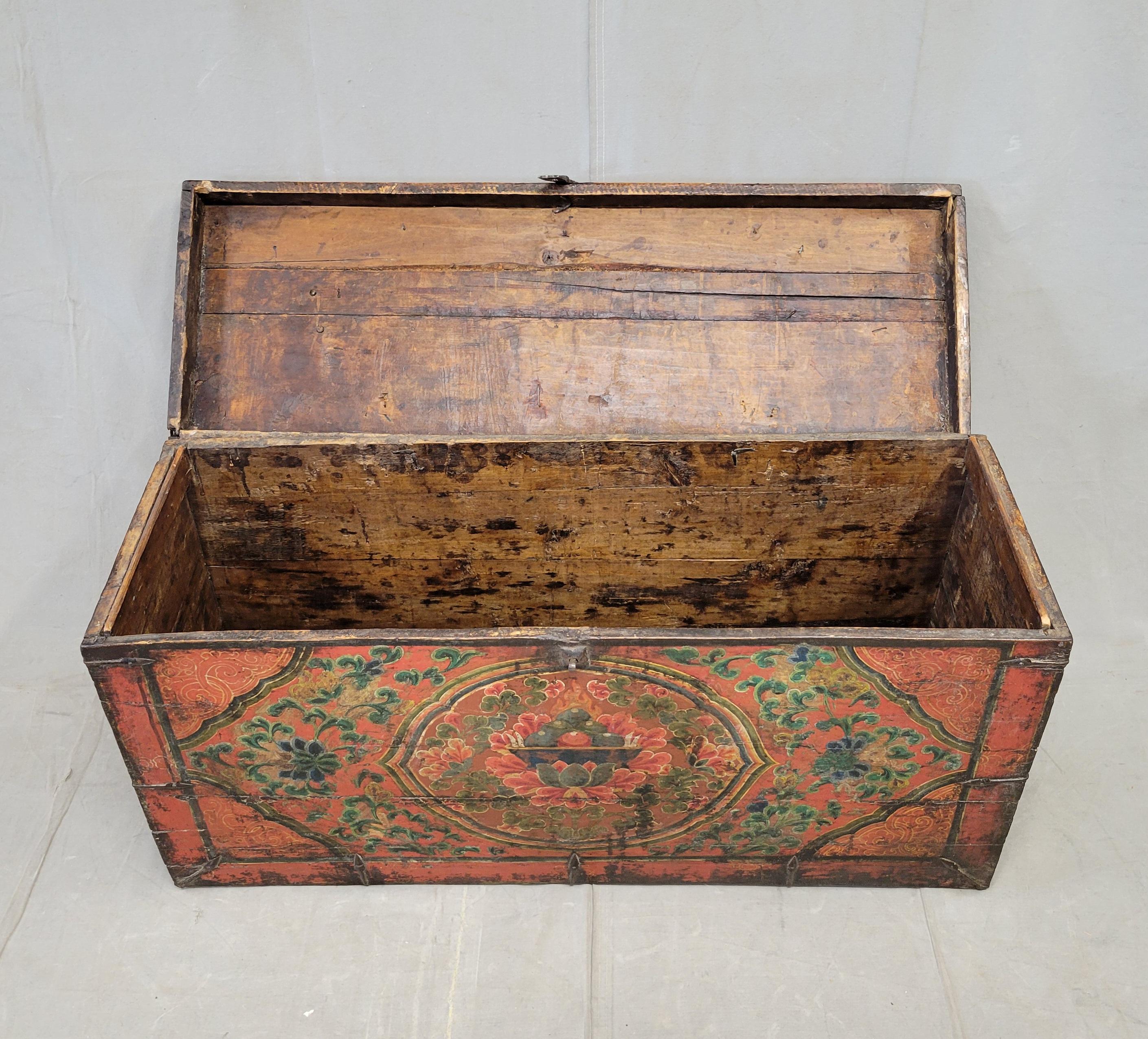 Antique Early 1900s Tibetan Trunk With Original Paint in Flaming Jewel Motif In Good Condition In Centennial, CO