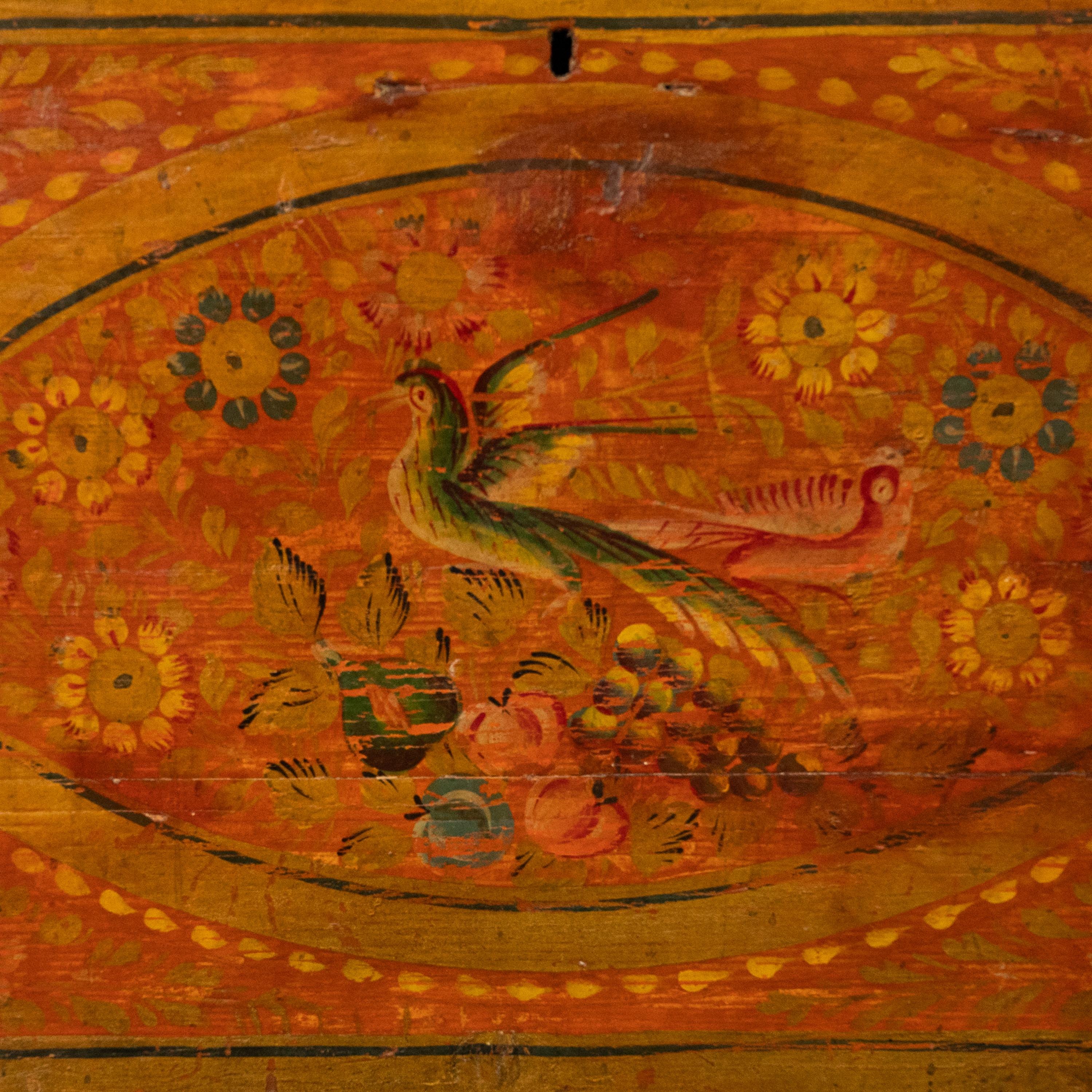 Antiguo cofre de pino pintado a mano sueco de principios del siglo XIX Arte popular Cofre para manta y dote en venta 7