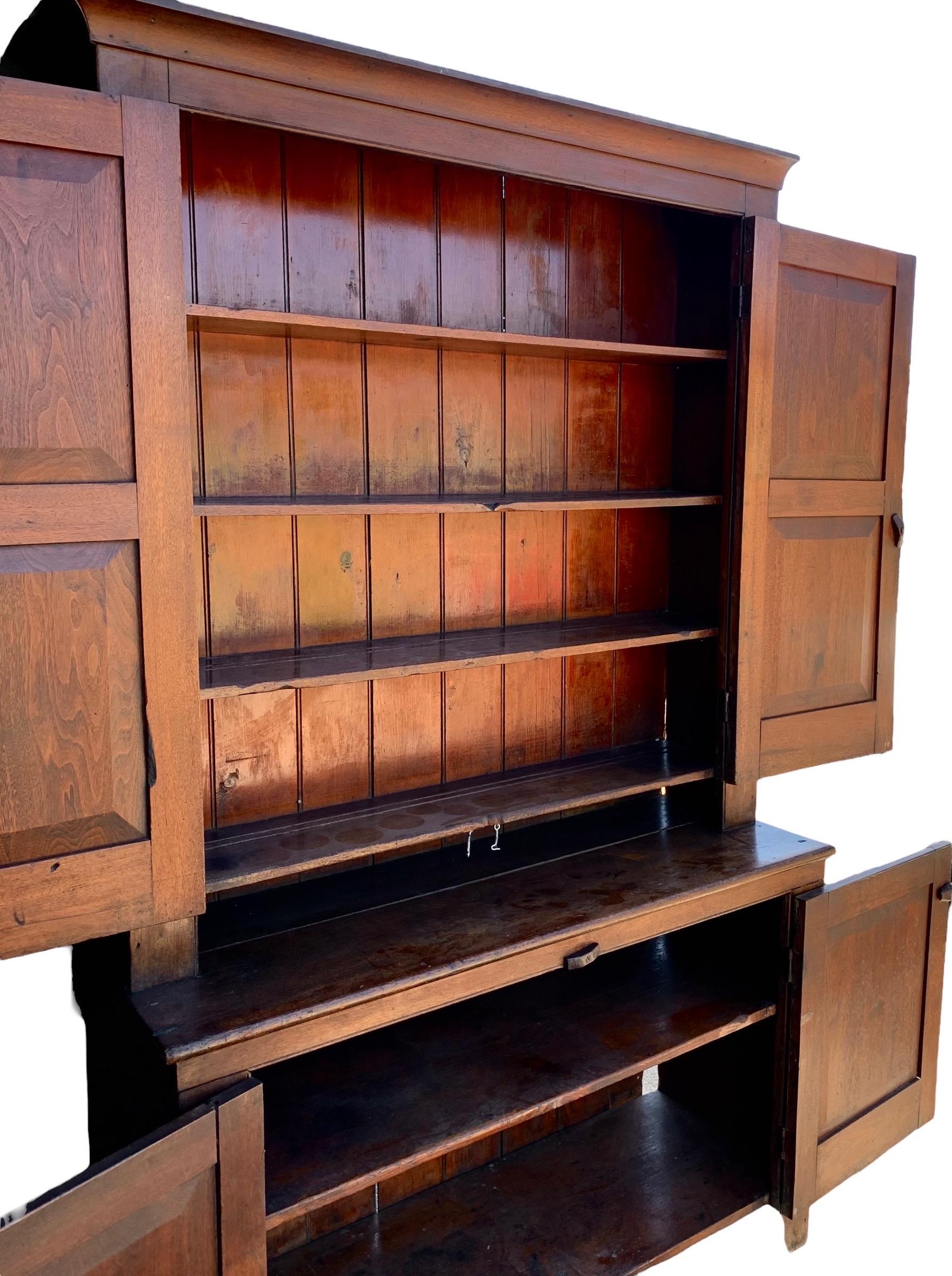 Antique Early 19th C. Amish Cherry-Wood Step-Back Cupboard In Good Condition In New Orleans, LA