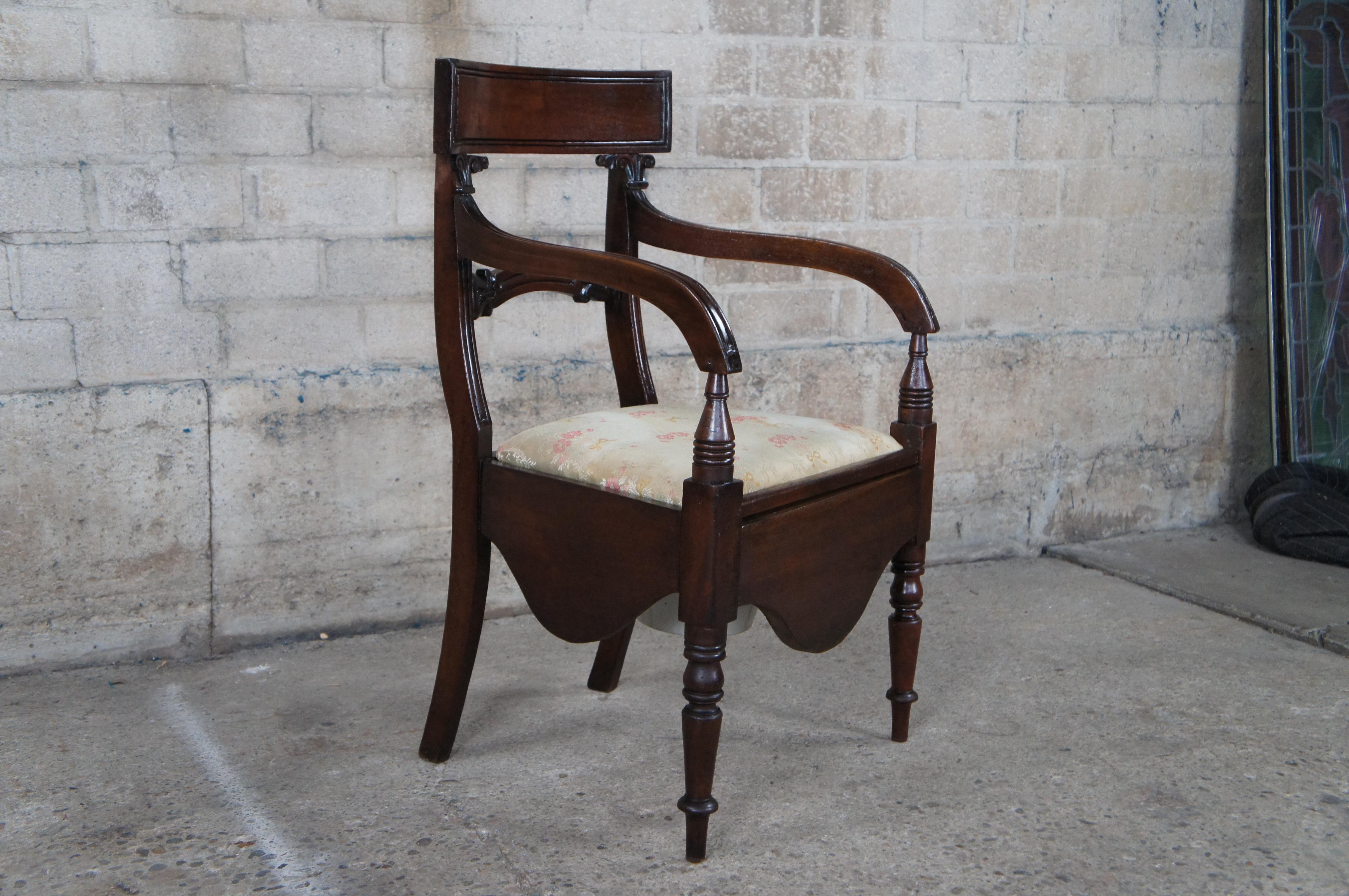 Antiguo Sillón con Brazos de Caoba de la Regencia Inglesa de principios del S. XIX siglo XIX en venta