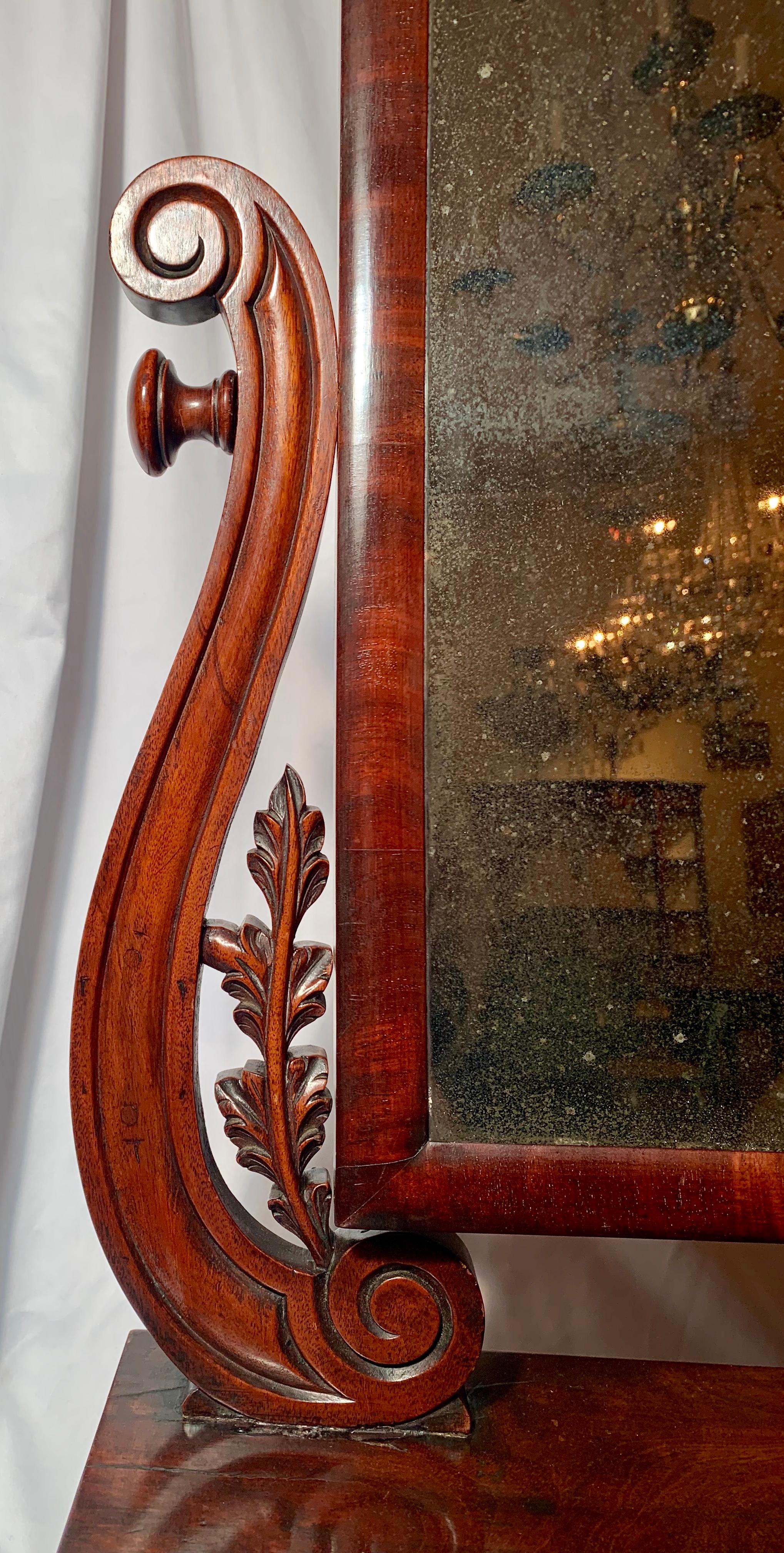 Antique Early 19th Century American Federal Dressing Mirror In Good Condition For Sale In New Orleans, LA