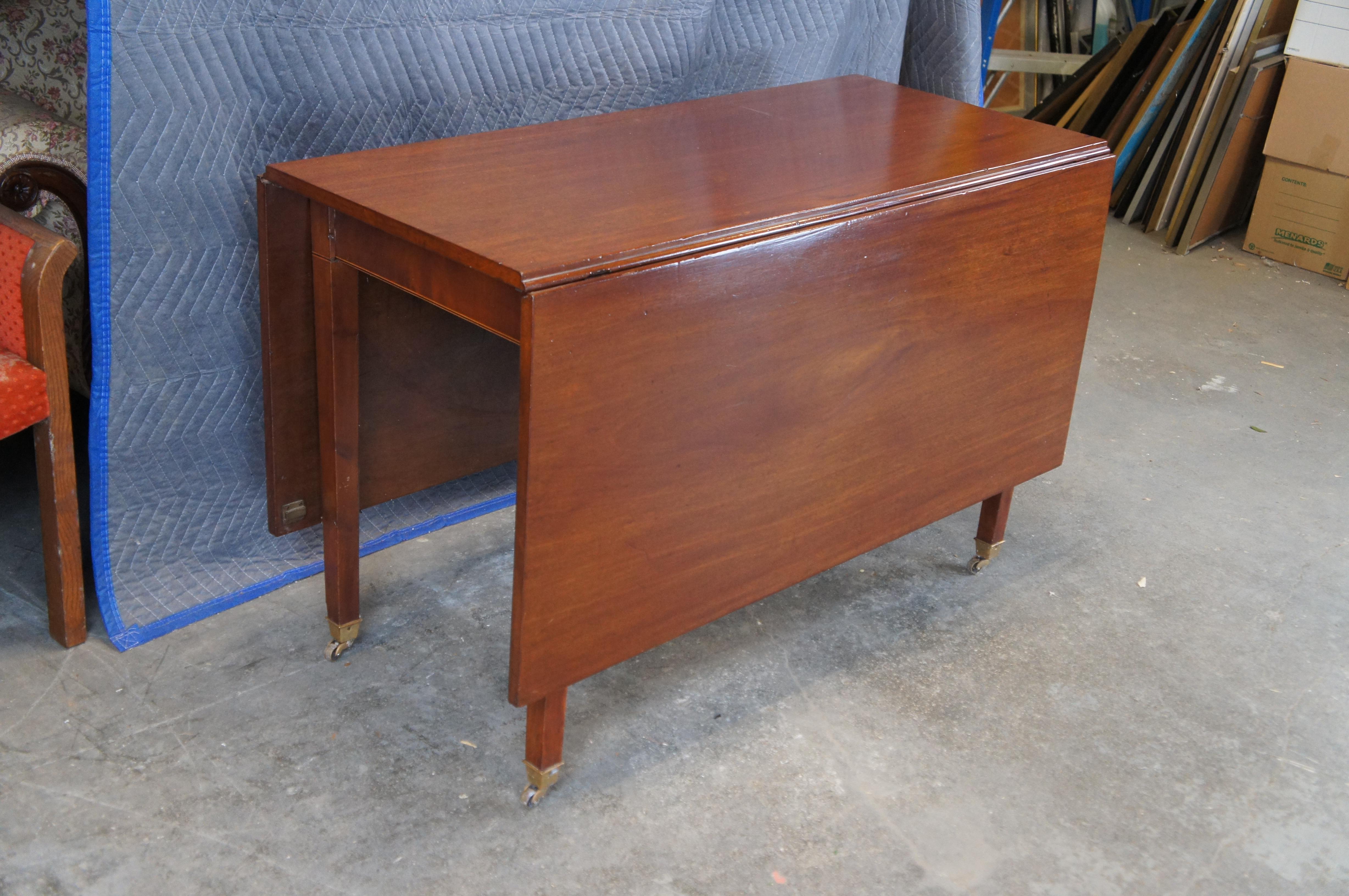 Ancienne table de salle à manger à abattant en acajou de style fédéral américain du début du 19e siècle État moyen - En vente à Dayton, OH