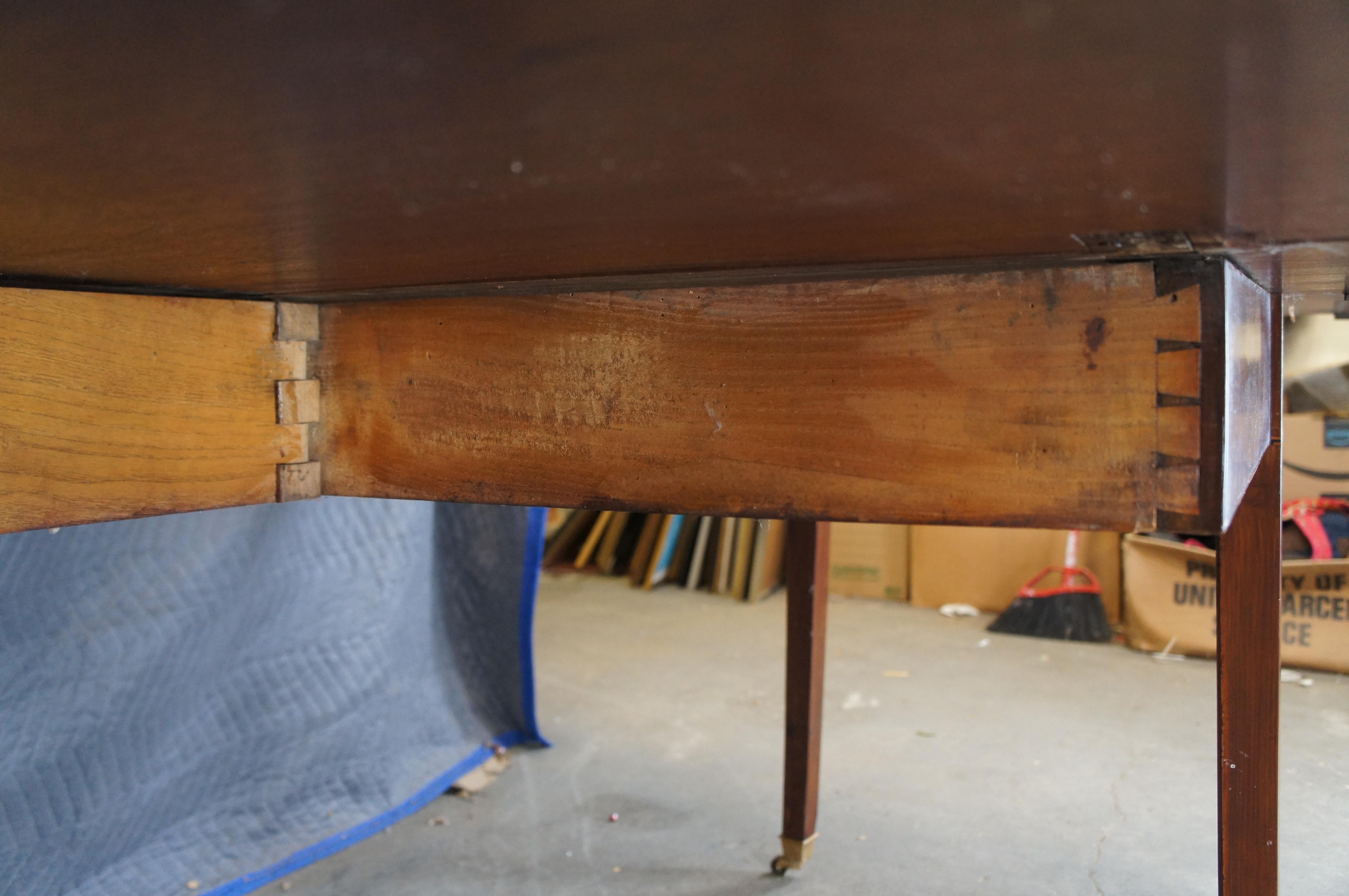Ancienne table de salle à manger à abattant en acajou de style fédéral américain du début du 19e siècle en vente 1
