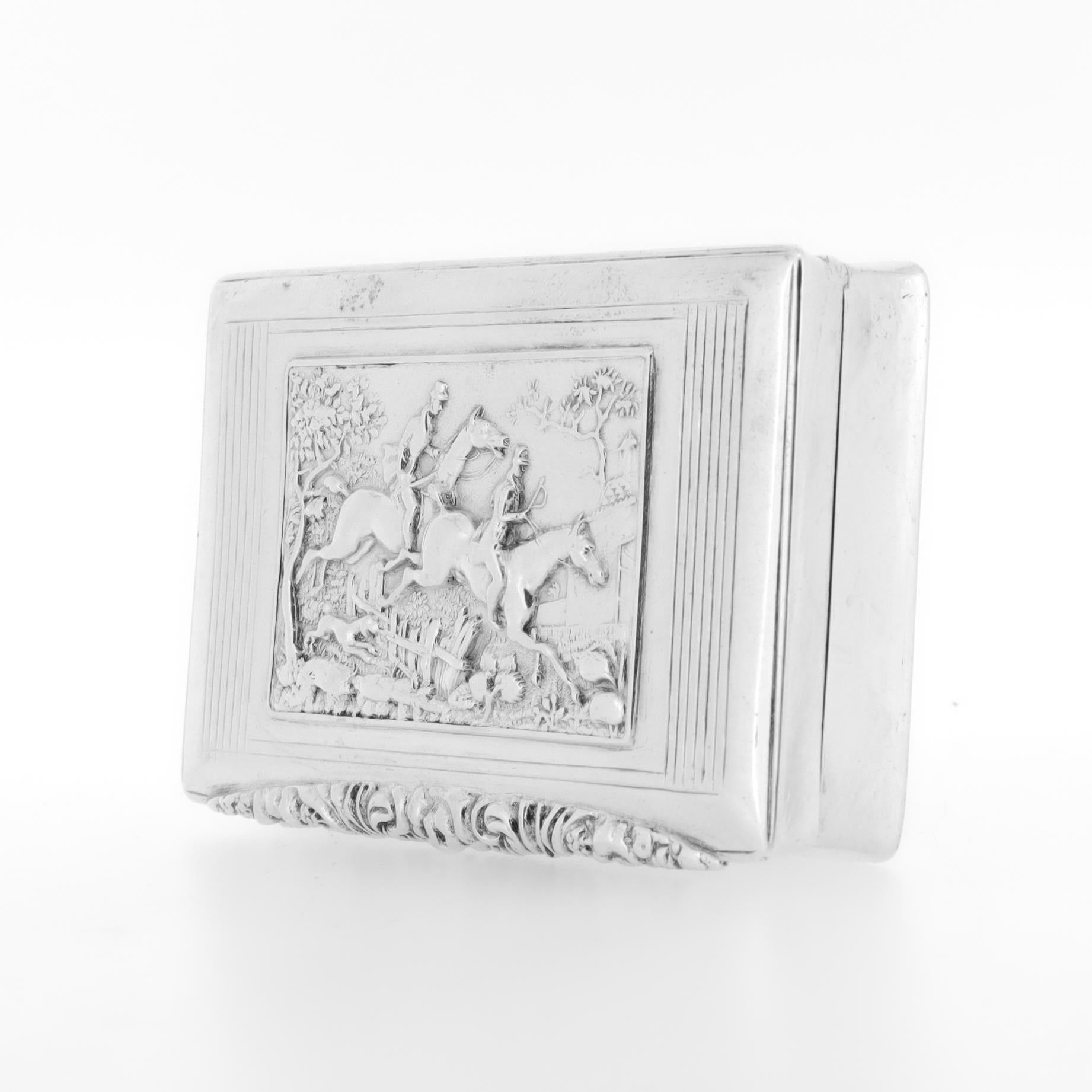 Ancienne tabatière autrichienne du début du 19e siècle en argent 13 loth équestre chasse au renard en vente 6