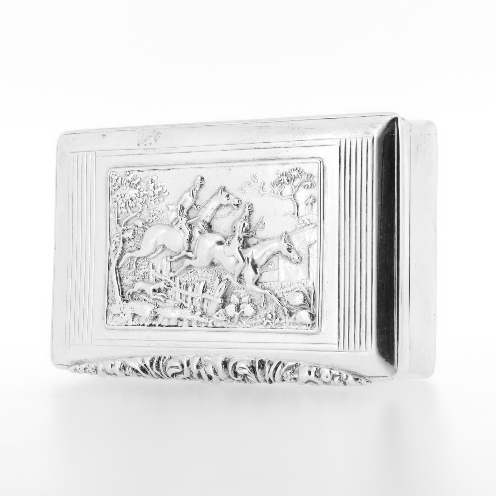 Ancienne tabatière autrichienne du début du 19e siècle en argent 13 loth équestre chasse au renard en vente 7