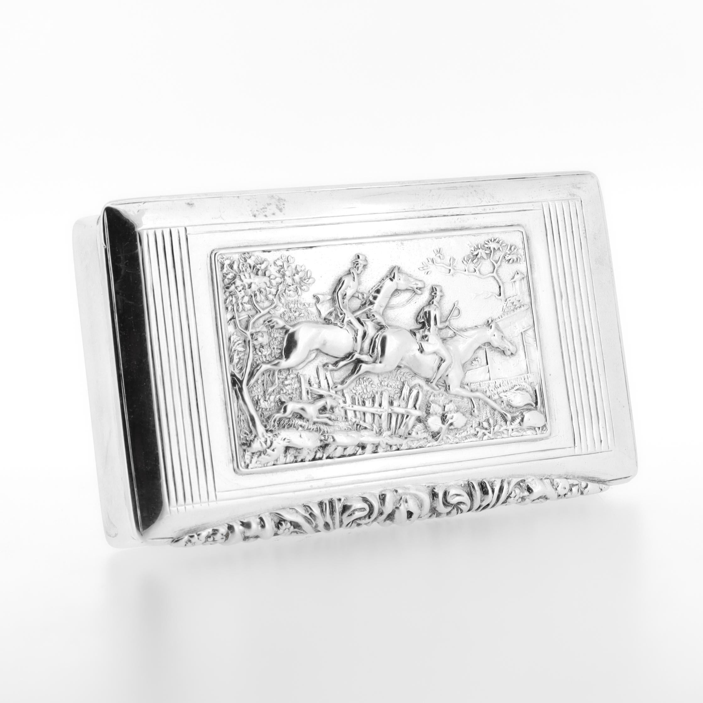 Ancienne tabatière autrichienne du début du 19e siècle en argent 13 loth équestre chasse au renard en vente 8