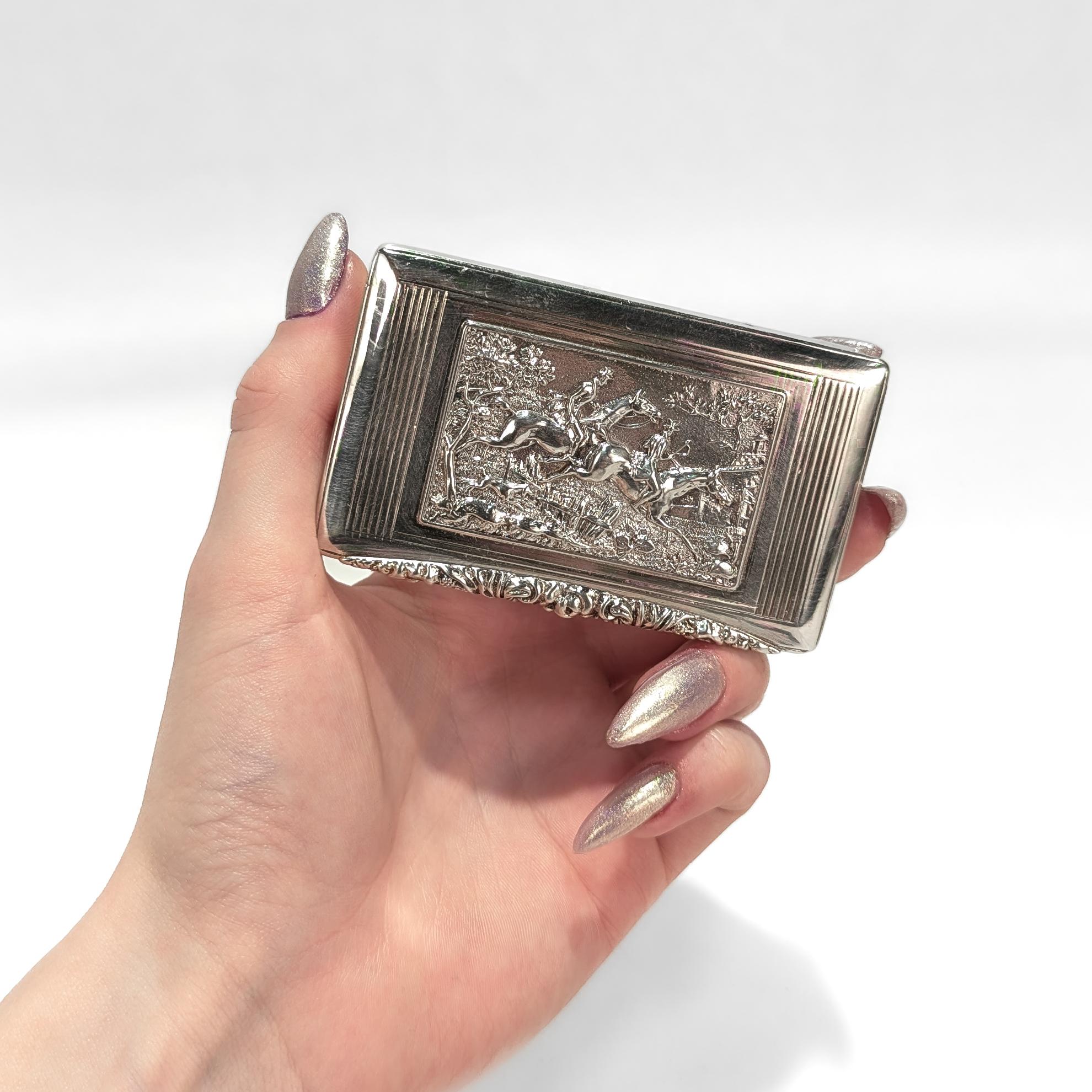 Ancienne tabatière autrichienne du début du 19e siècle en argent 13 loth équestre chasse au renard Unisexe en vente