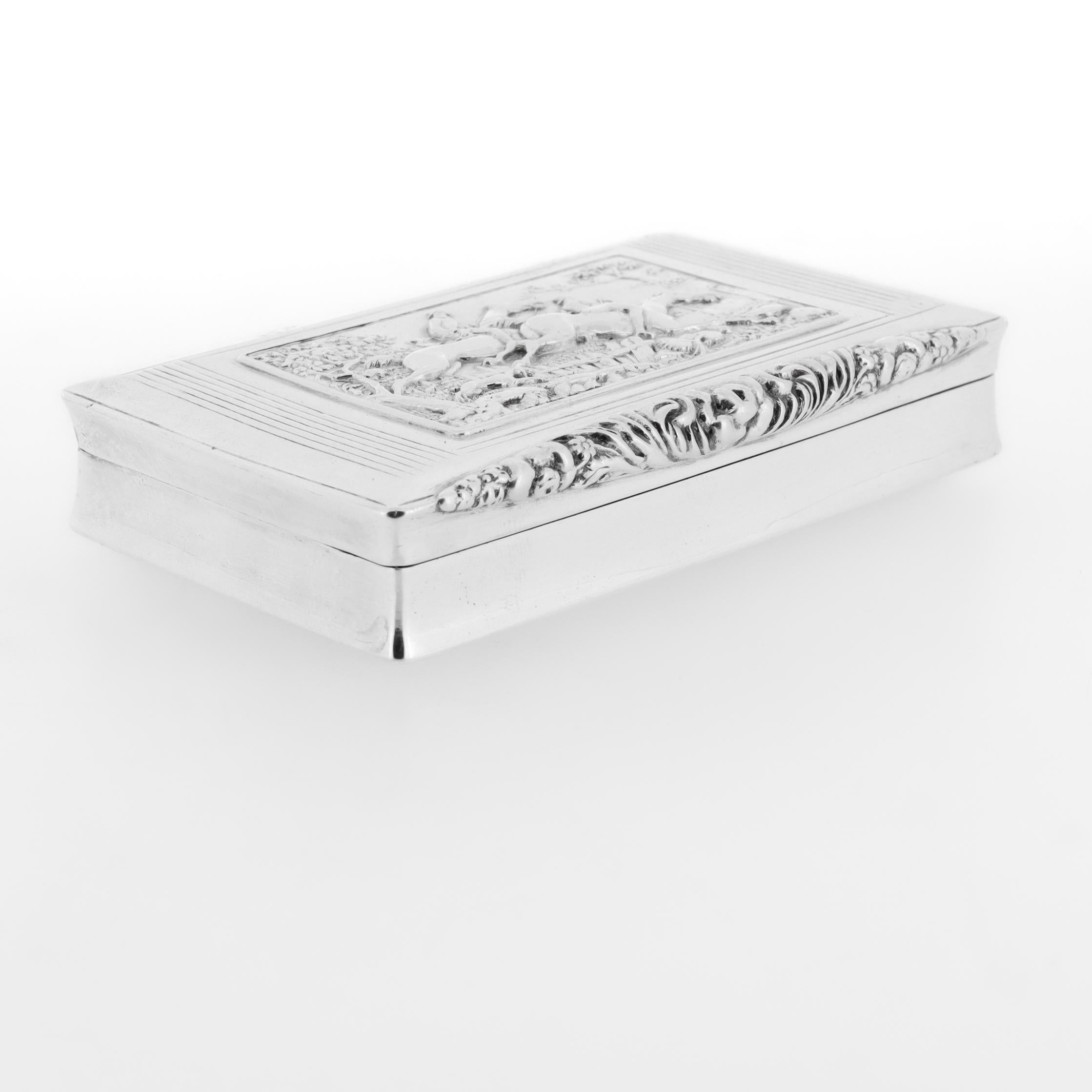 Ancienne tabatière autrichienne du début du 19e siècle en argent 13 loth équestre chasse au renard en vente 4
