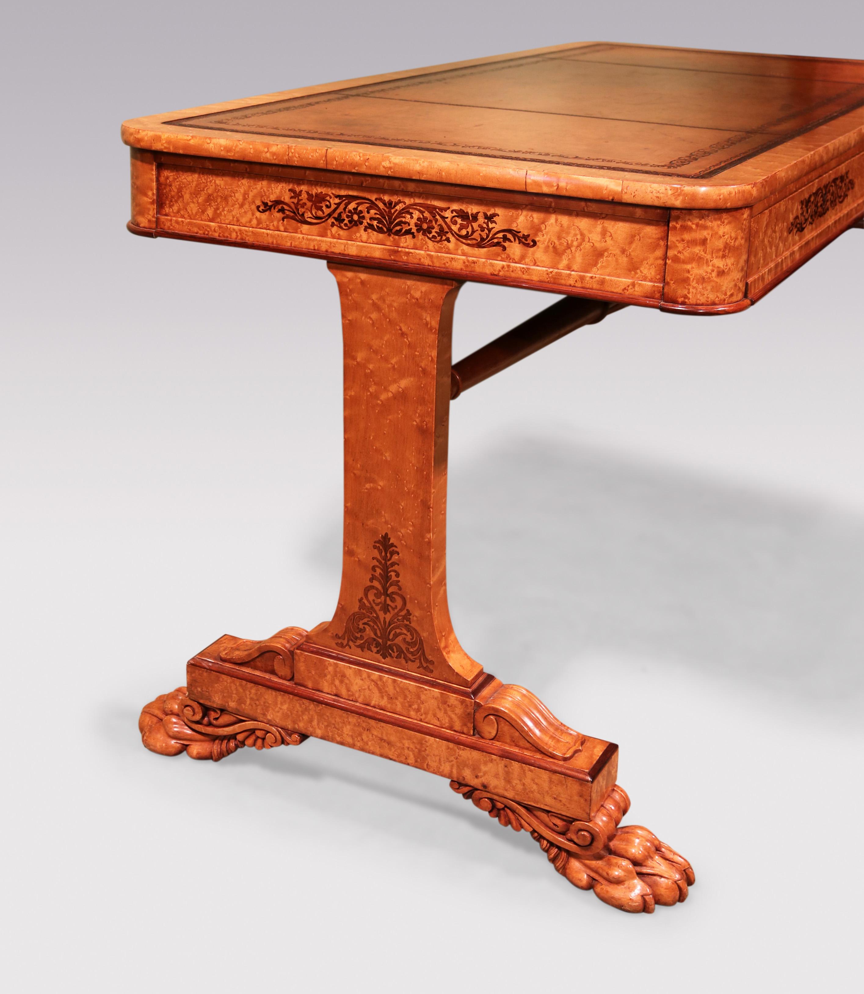 William IV Ancienne table à écrire en érable piqué du début du 19e siècle en vente
