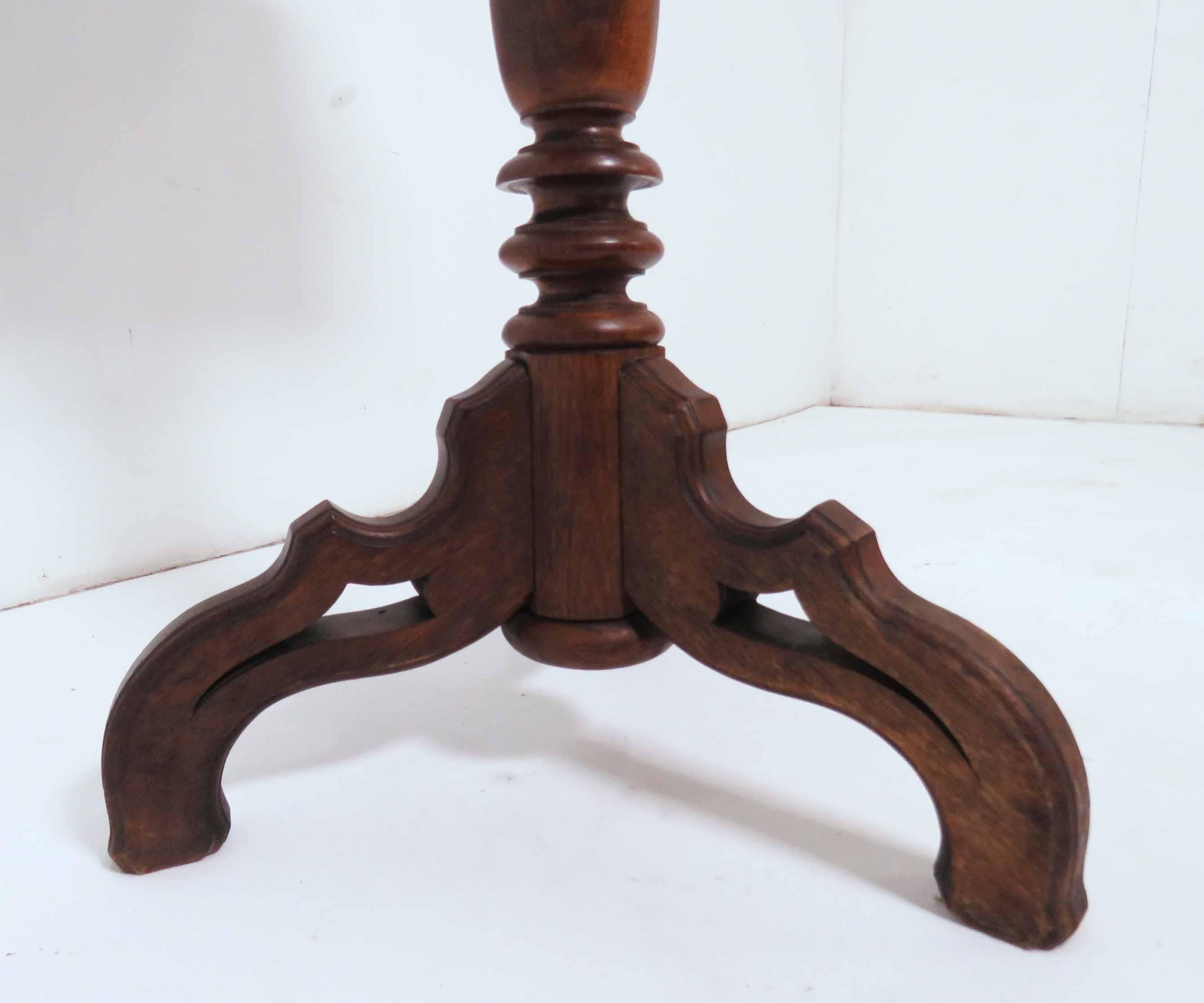 Antique Early 19th Century Chippendale Mahogany Shaving Stand 3