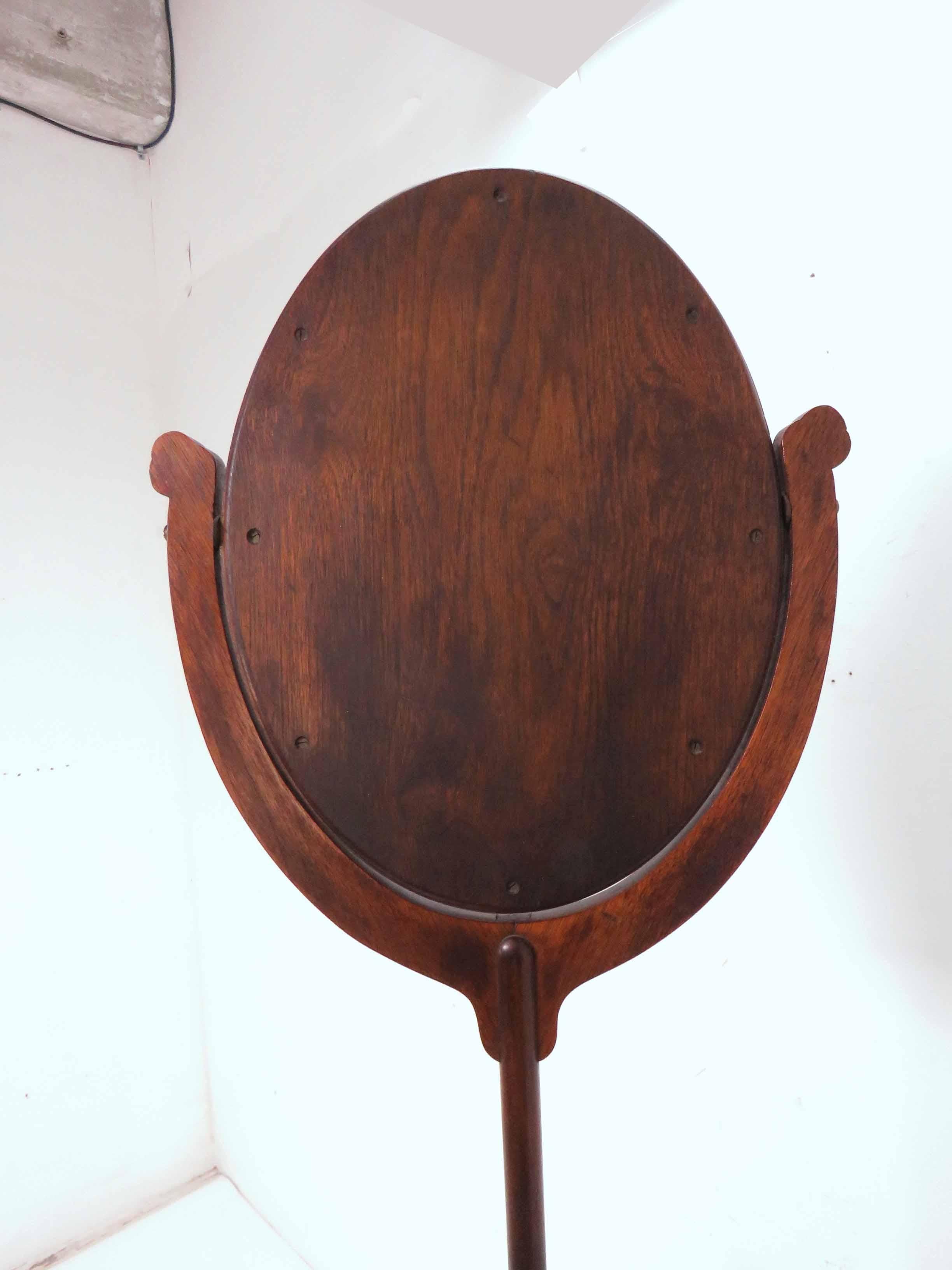 Antique Early 19th Century Chippendale Mahogany Shaving Stand 1