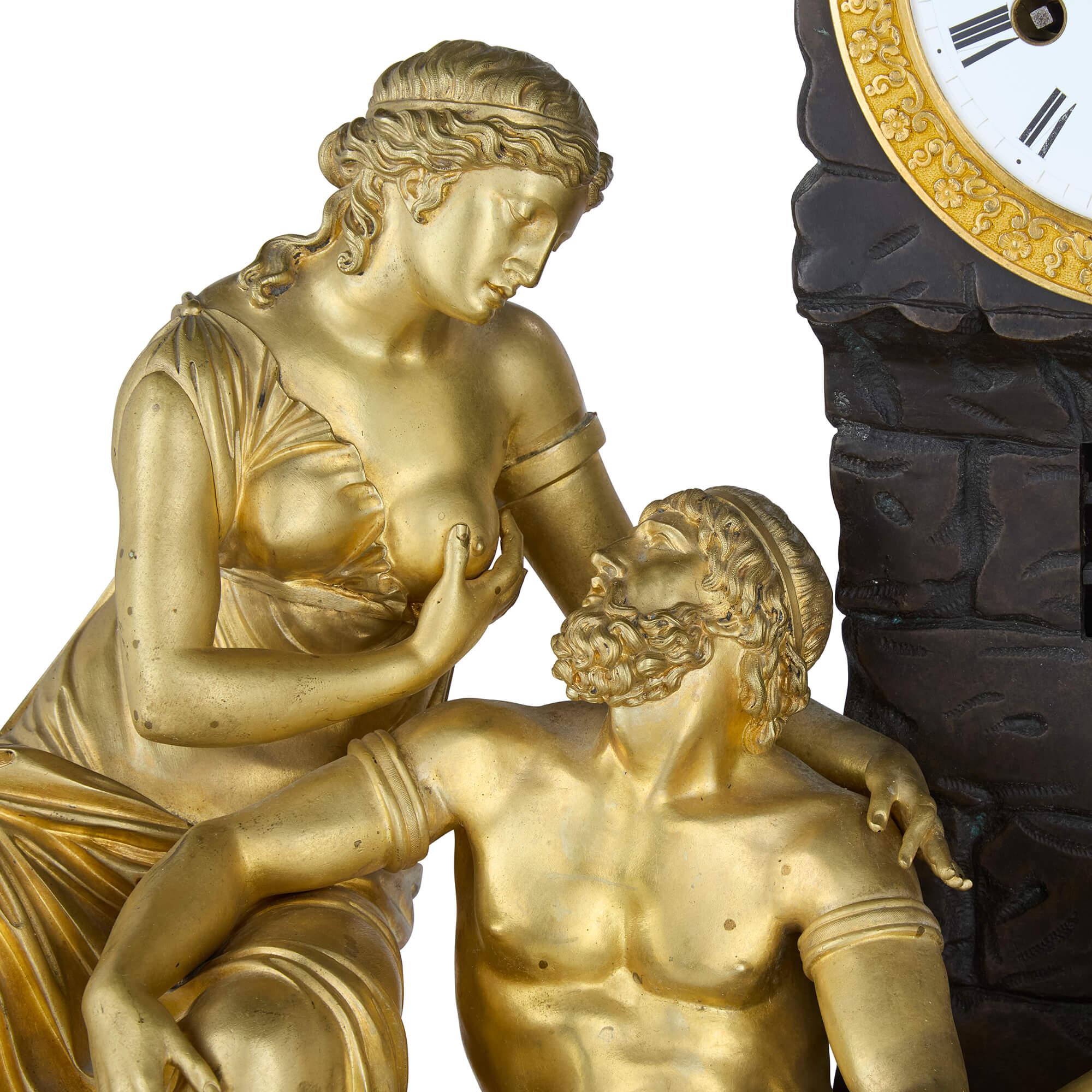 Français Ancienne horloge de cheminée Empire du début du 19e siècle en bronze patiné doré et bruni en vente
