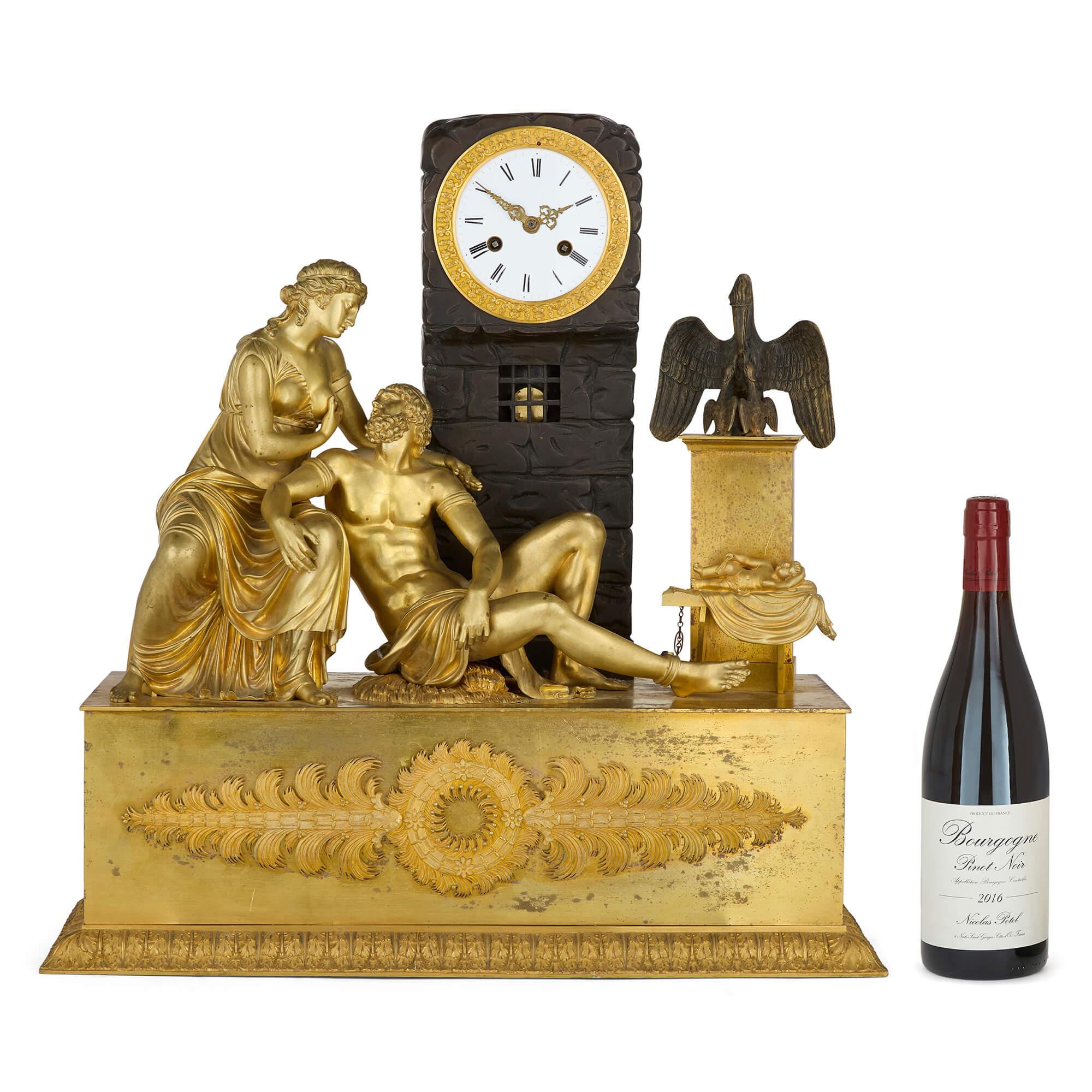 Bronze Ancienne horloge de cheminée Empire du début du 19e siècle en bronze patiné doré et bruni en vente