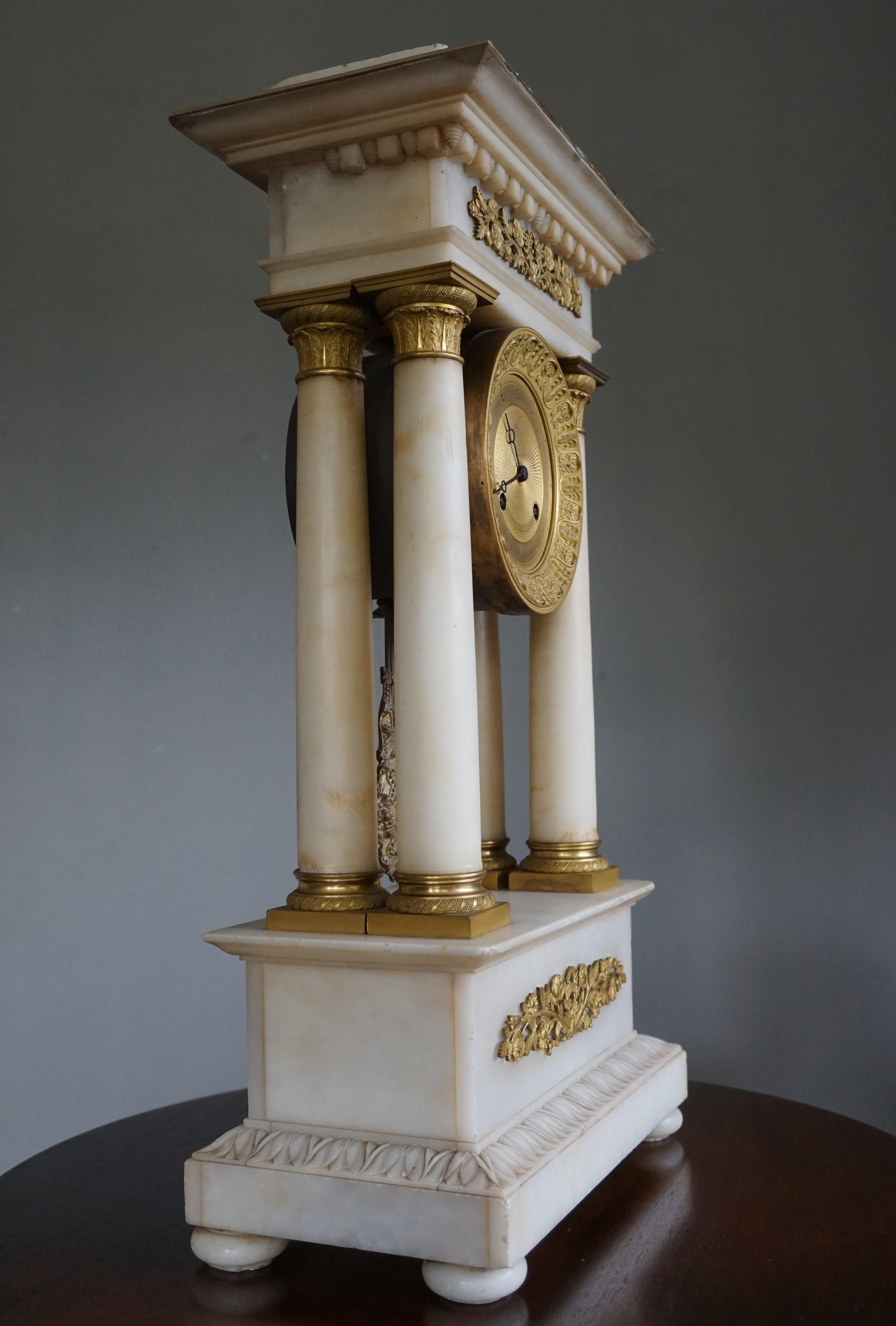Antique Early 19th Century Empire Style Alabaster and Gilt Bronze Mantel Clock 8