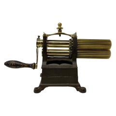 Antico ferro da stiro inglese del primo Ottocento, circa 1840