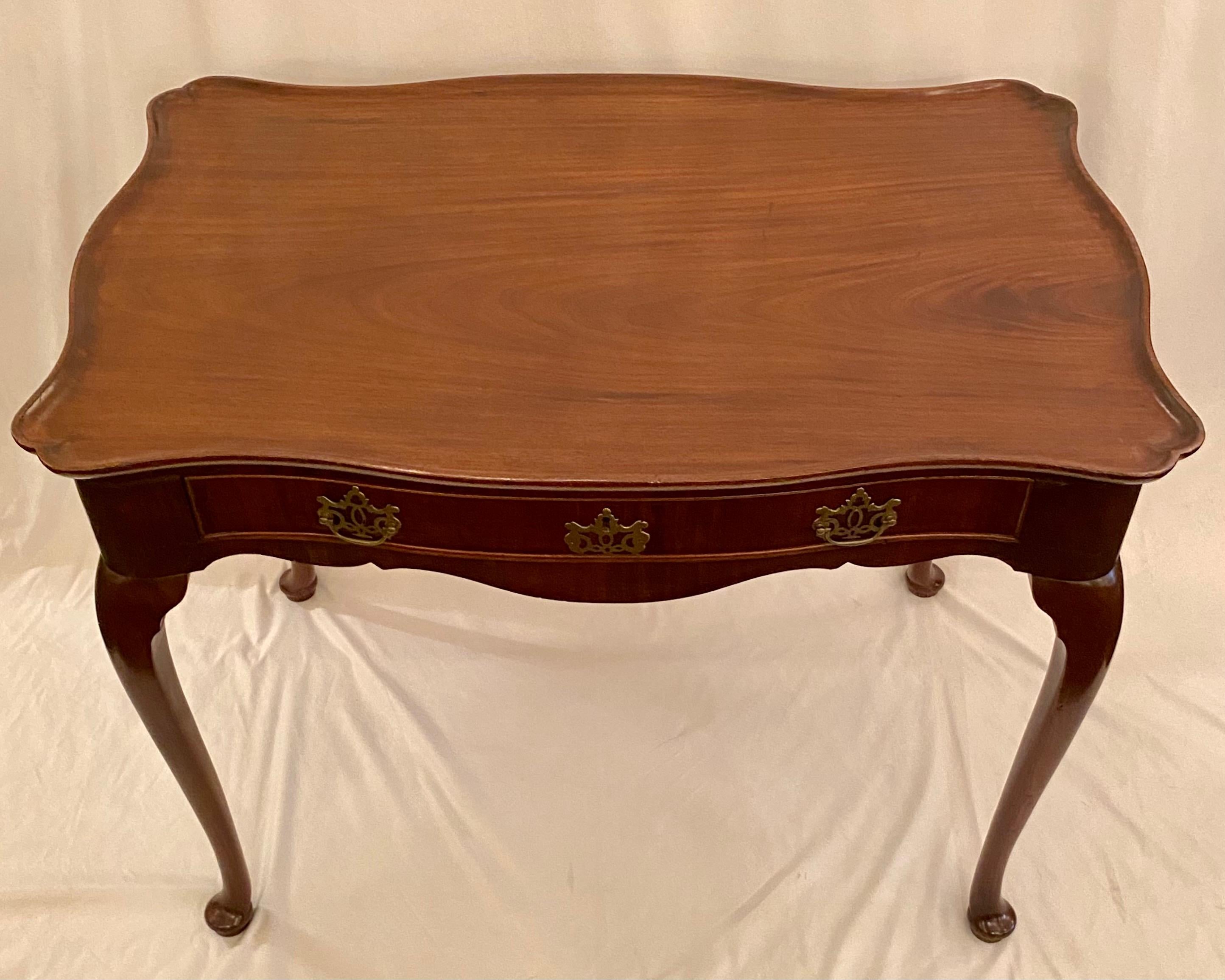 Antique Early 19th Century English Georgian Mahogany Silver Table. In Good Condition For Sale In New Orleans, LA