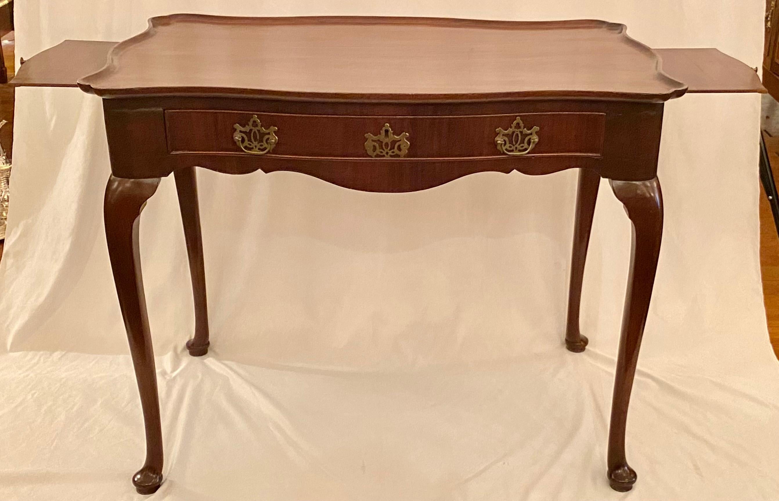 Antique Early 19th Century English Georgian Mahogany Silver Table. For Sale 2