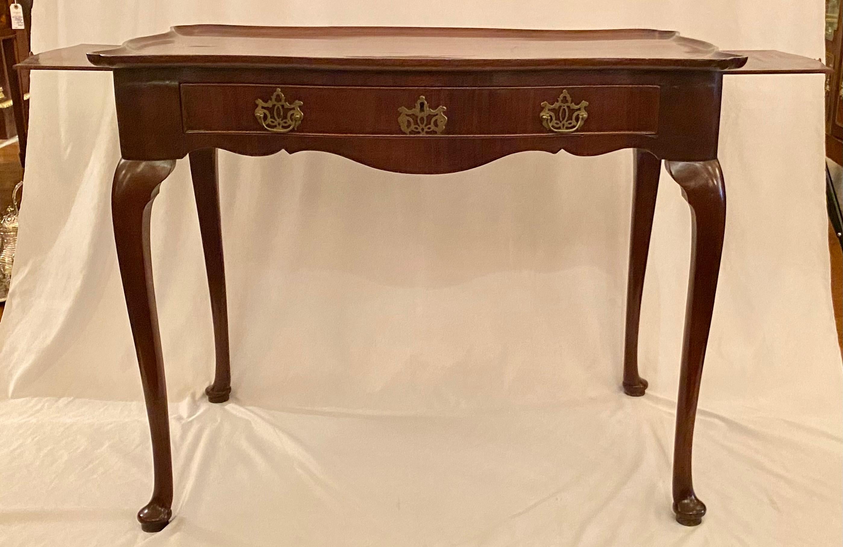 Antique Early 19th Century English Georgian Mahogany Silver Table. For Sale 3