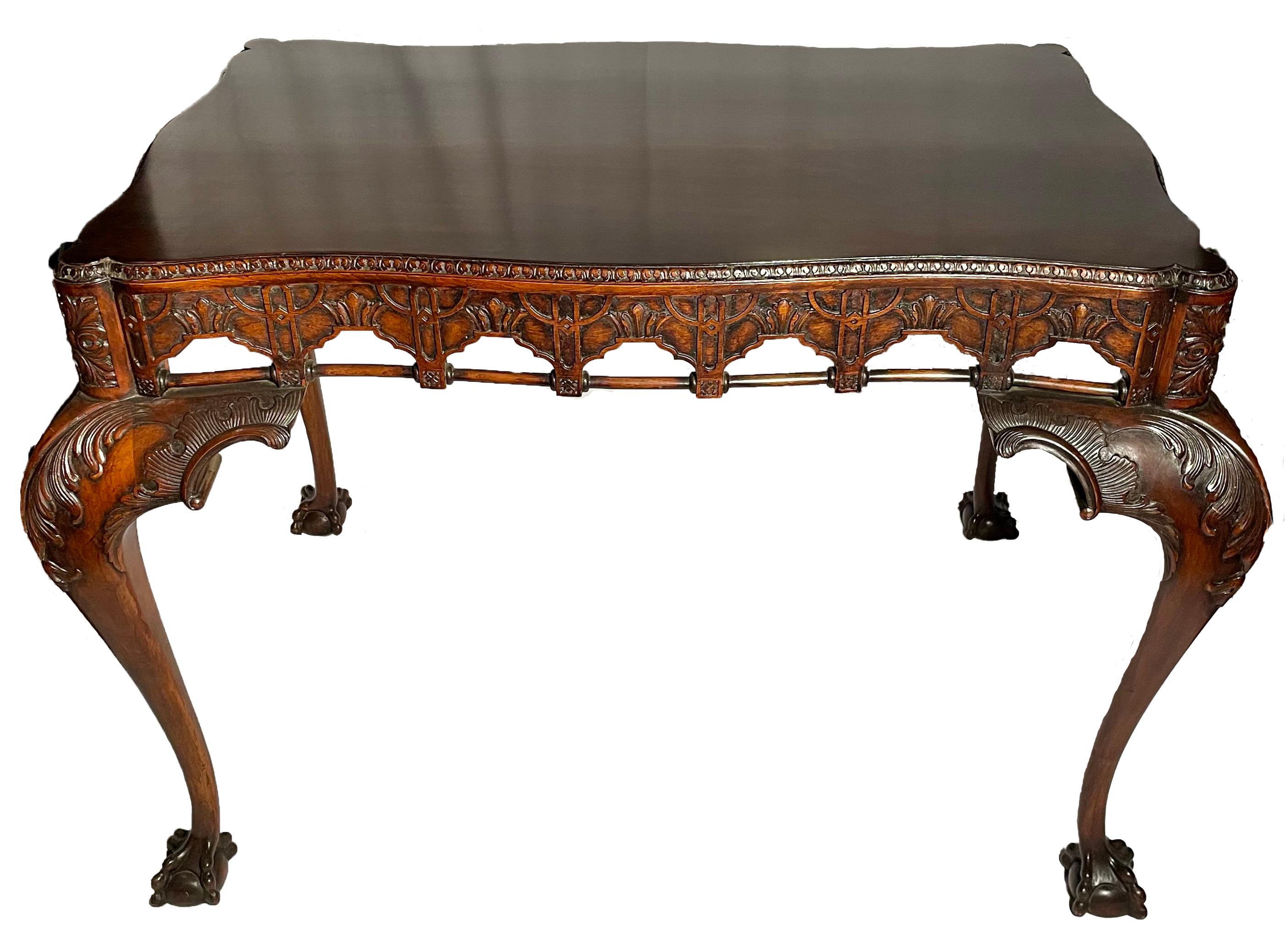 Antique Early 19th Century English Georgian Mahogany Tea Table. In Good Condition For Sale In New Orleans, LA