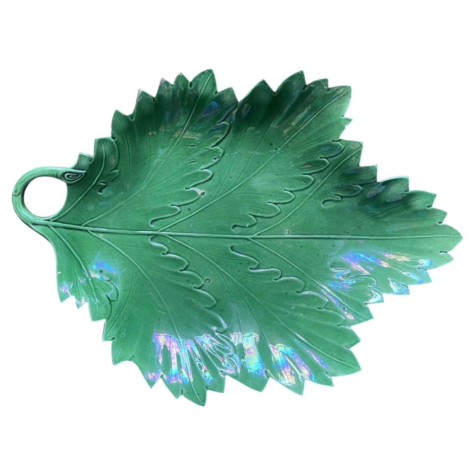 Antique Early 19th Century English Green Glazed Creamware Leaf Shaped Dish