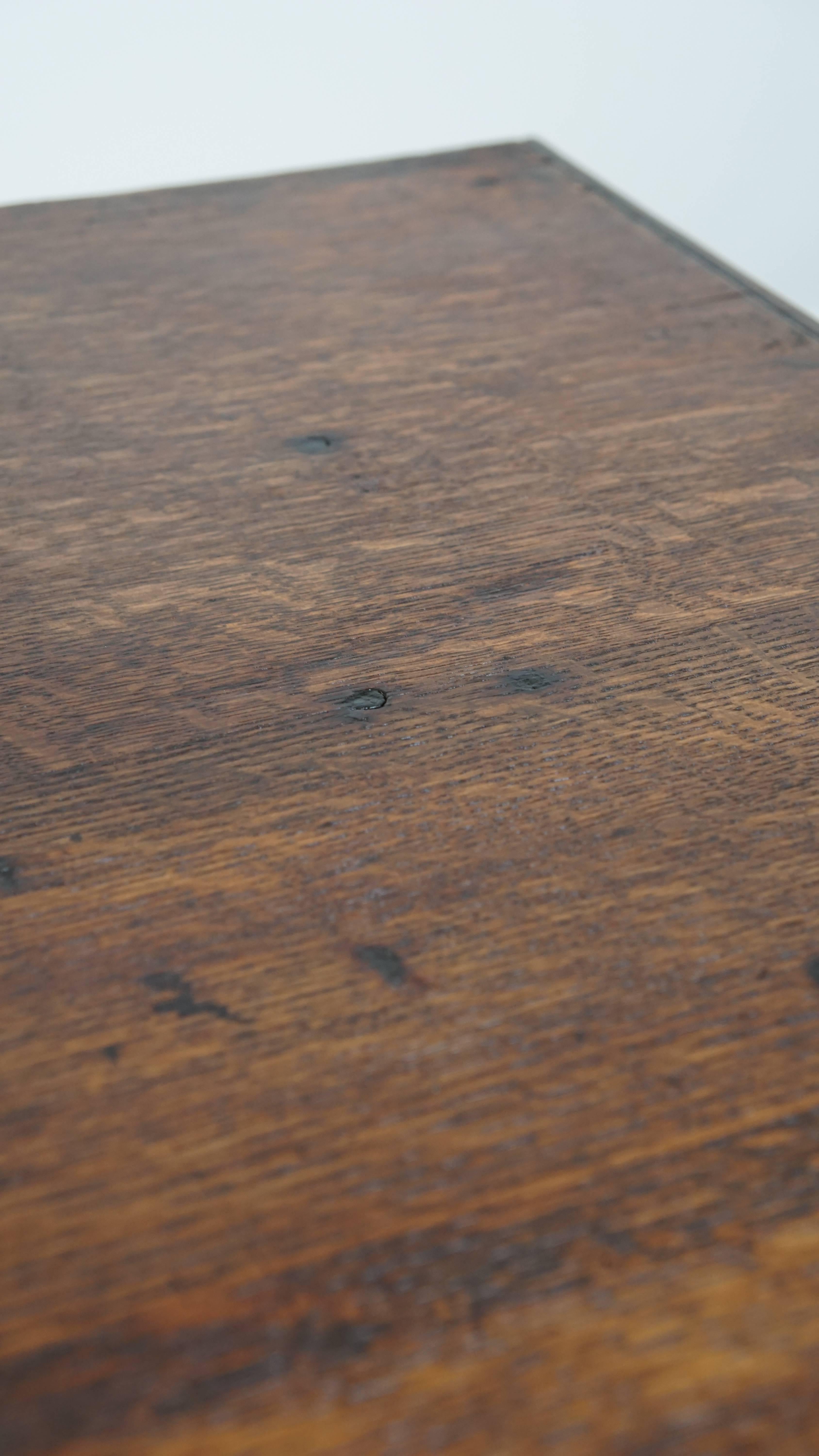 Antique Early 19th-Century English Oak Chest of Drawers/Commode For Sale 8