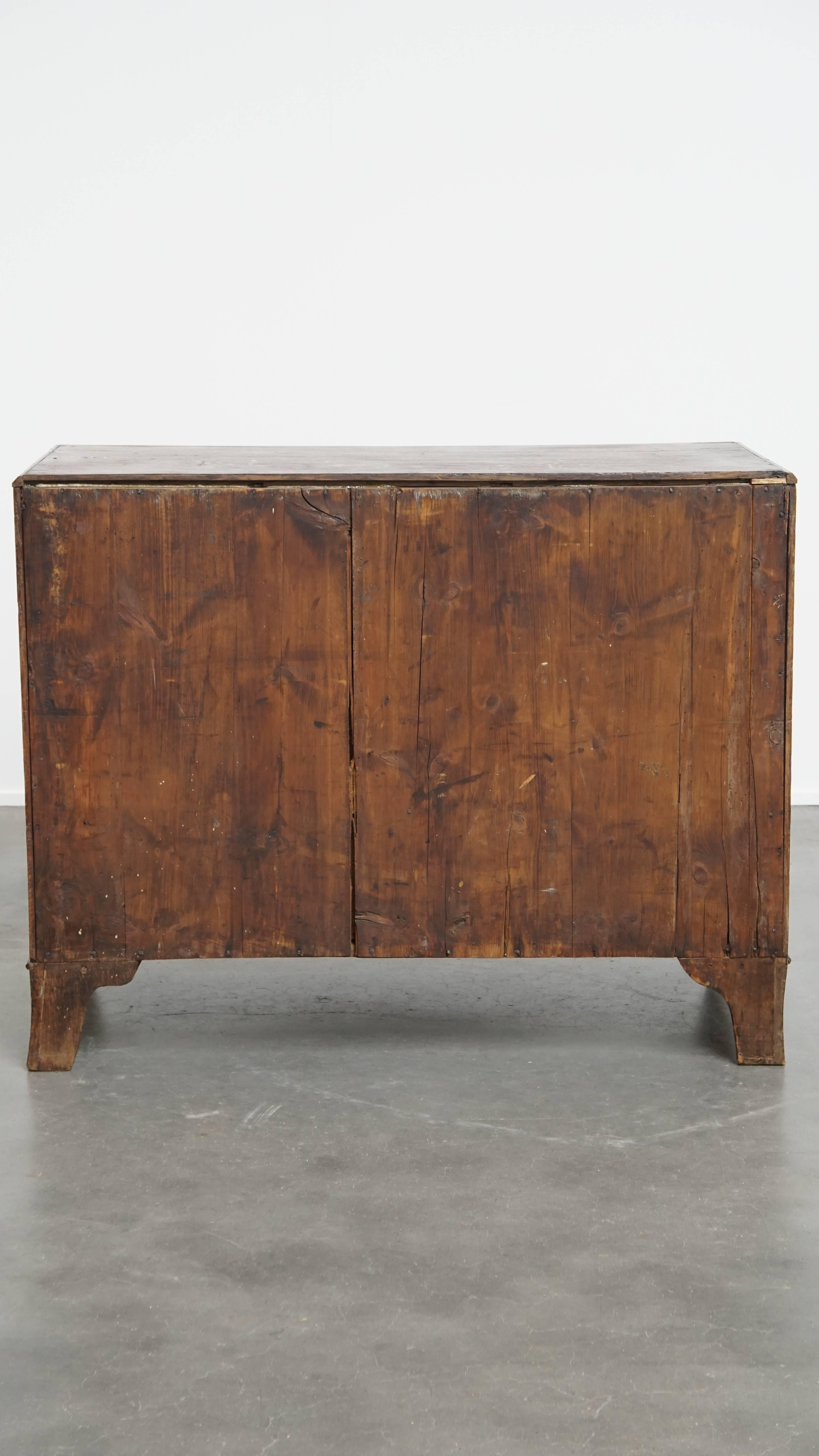 Antique Early 19th-Century English Oak Chest of Drawers/Commode In Good Condition For Sale In Harderwijk, NL