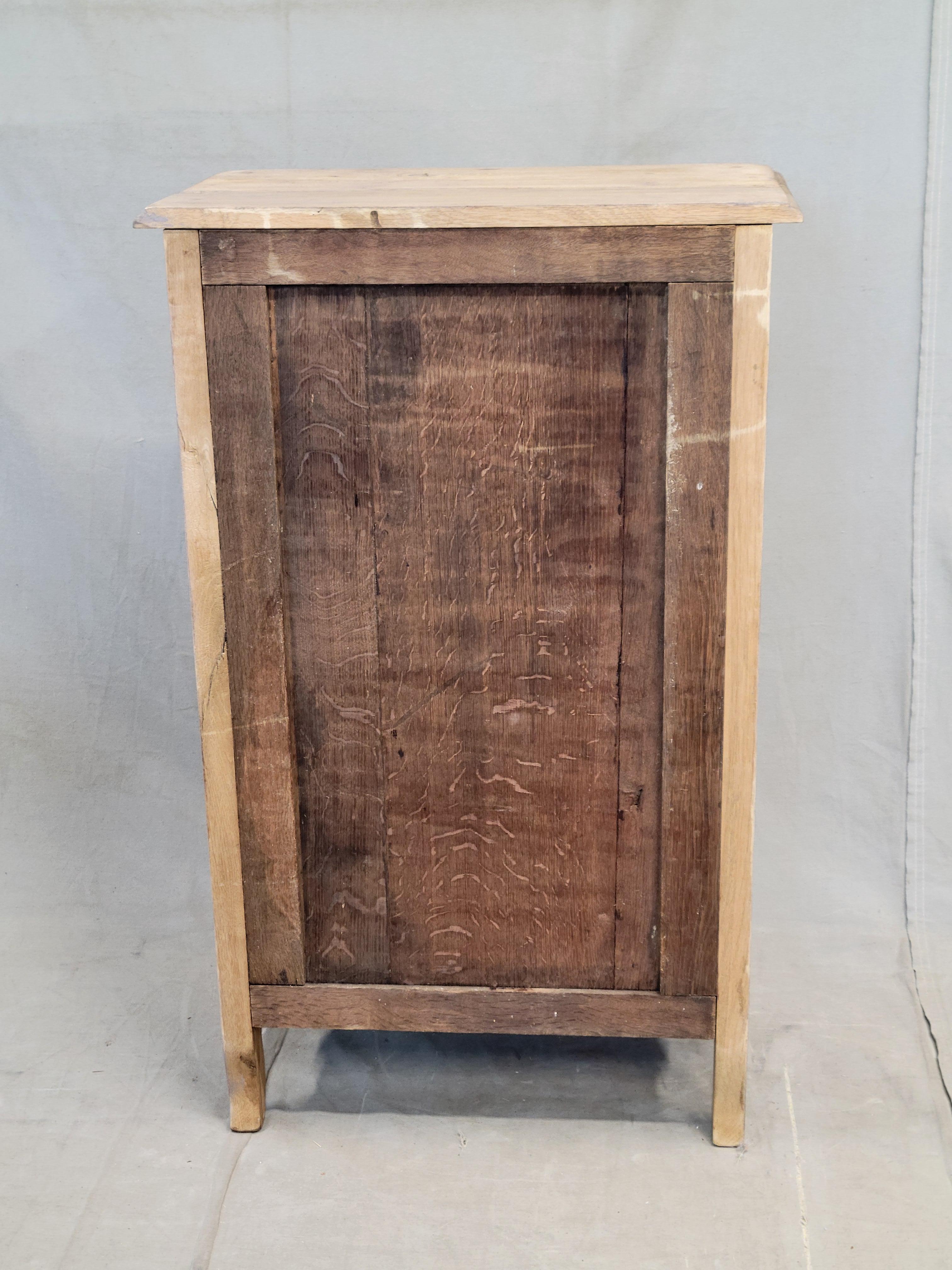 Antique Early 19th Century French Bleached Oak Cupboard For Sale 7