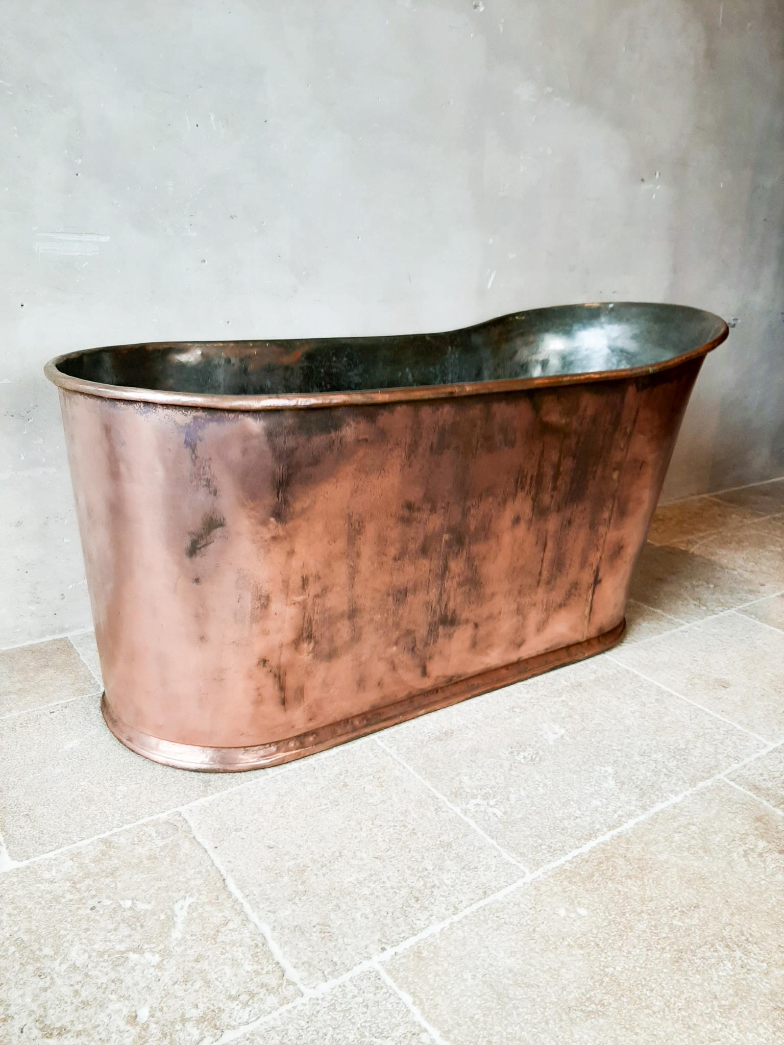 Antique Early 19th Century French Empire Copper Bathtub 1