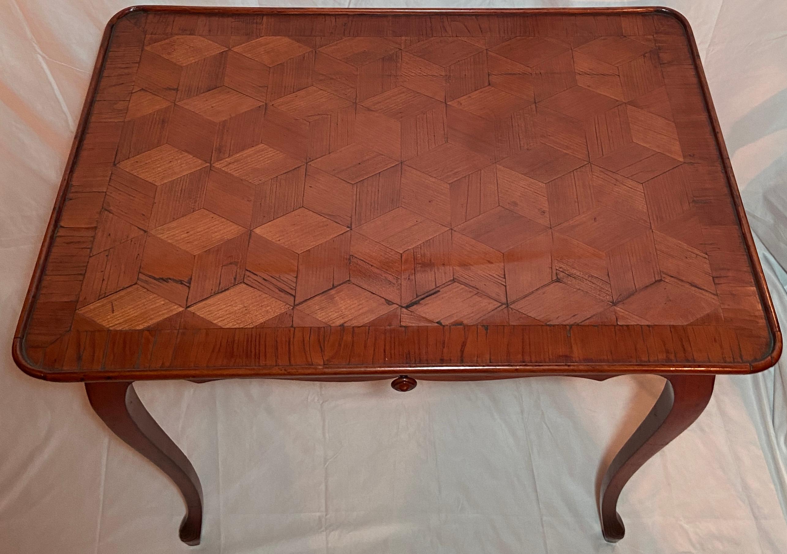 Antique Early 19th Century French Parquetry Walnut Table In Good Condition For Sale In New Orleans, LA