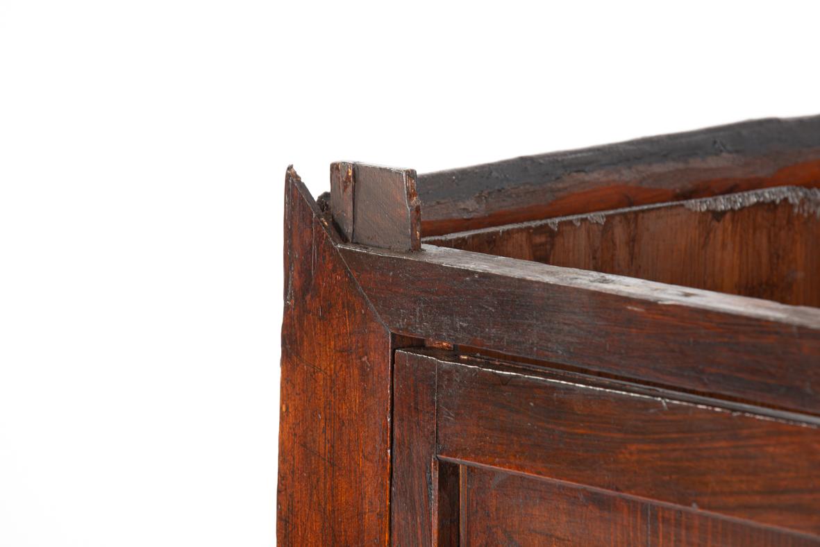 Ancienne commode japonaise Kaidan Dansu du début du 19ème siècle en pin brun chaud en vente 2