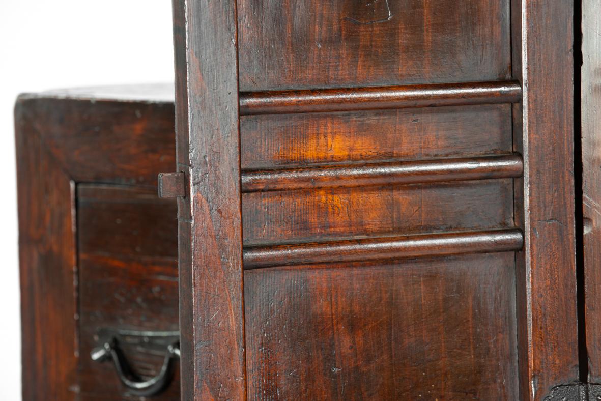 Ancienne commode japonaise Kaidan Dansu du début du 19ème siècle en pin brun chaud en vente 5