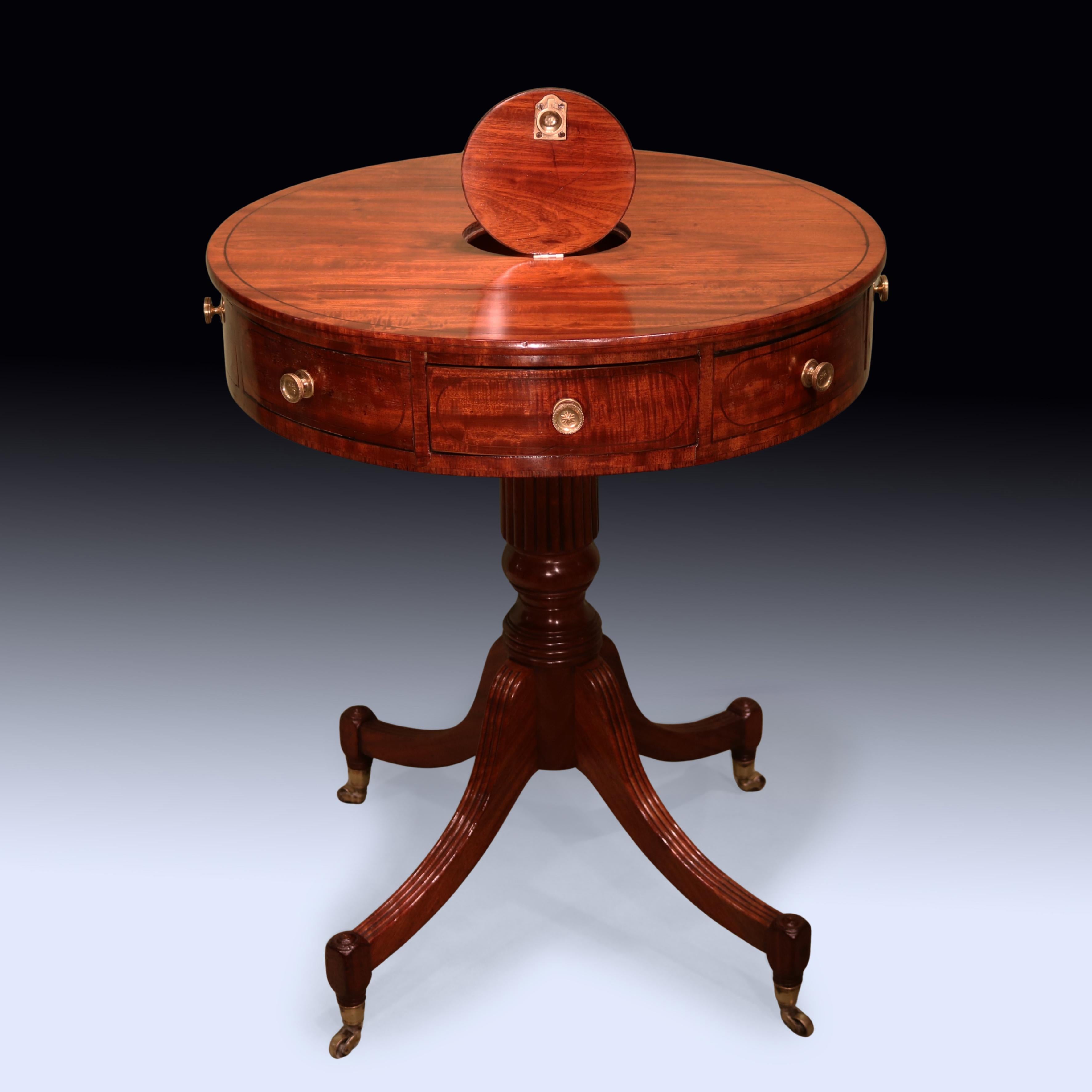 Regency Ancienne table à tambour en acajou du début du 19ème siècle en vente