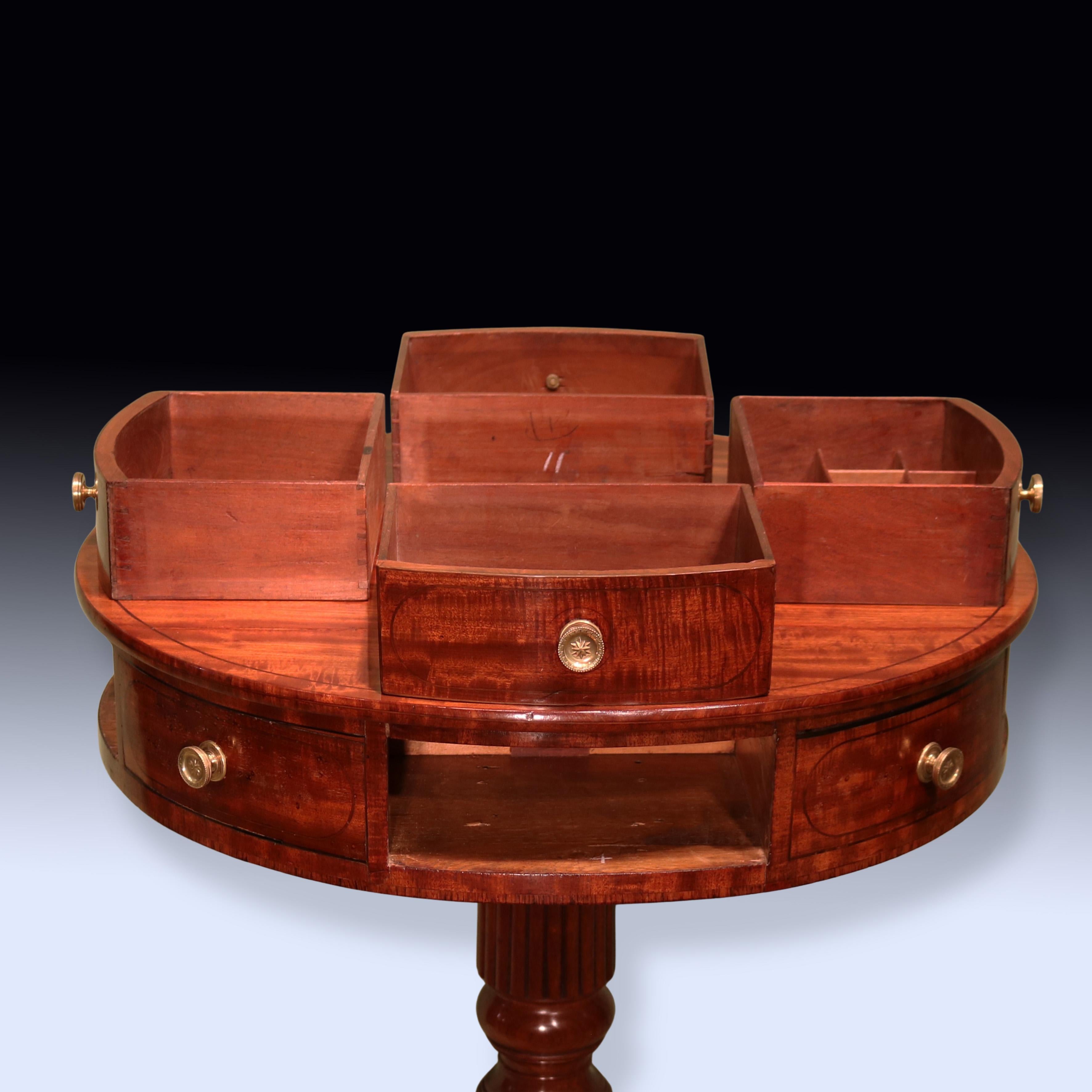 Anglais Ancienne table à tambour en acajou du début du 19ème siècle en vente