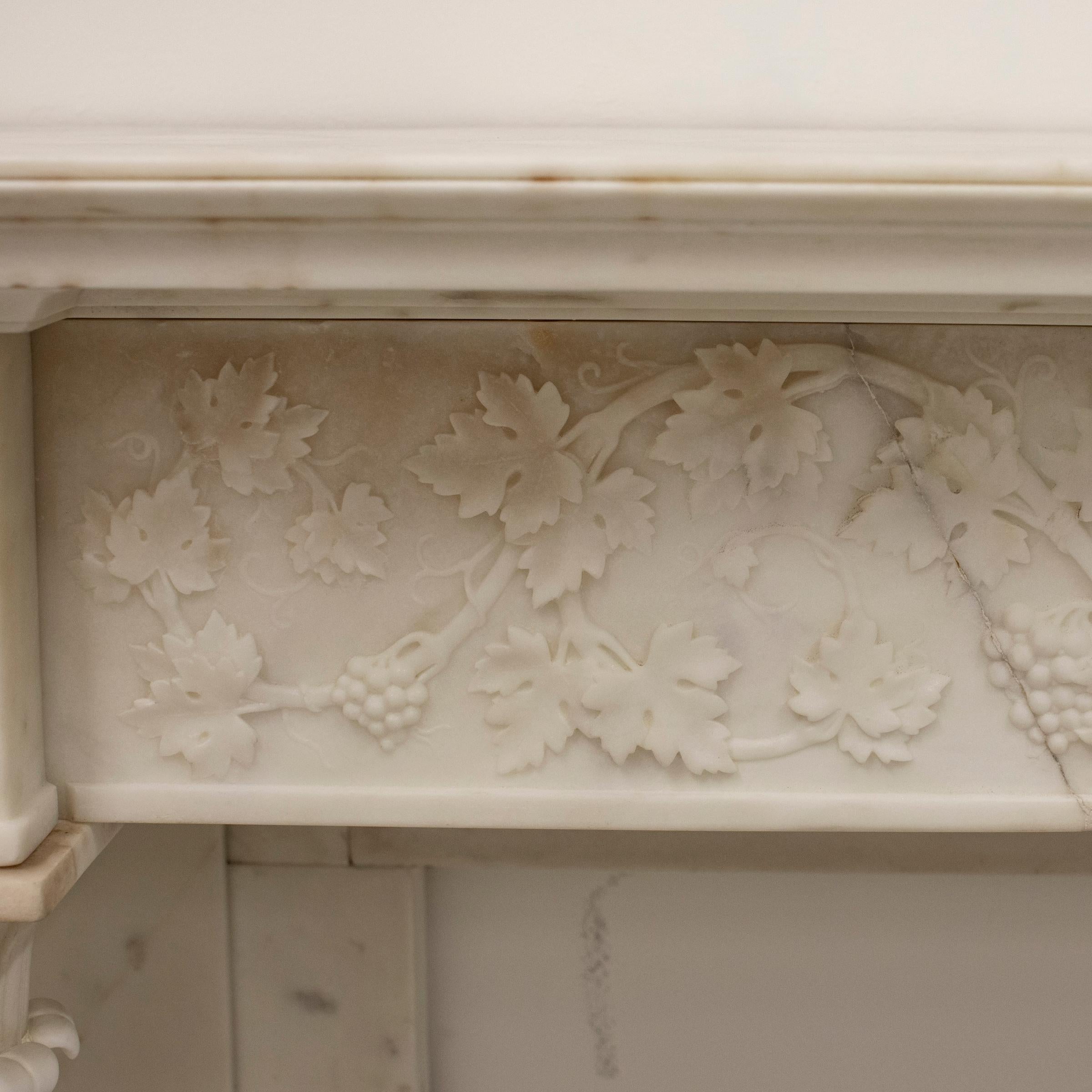 Antique Early 19th Century Marble Fireplace Surround For Sale 1