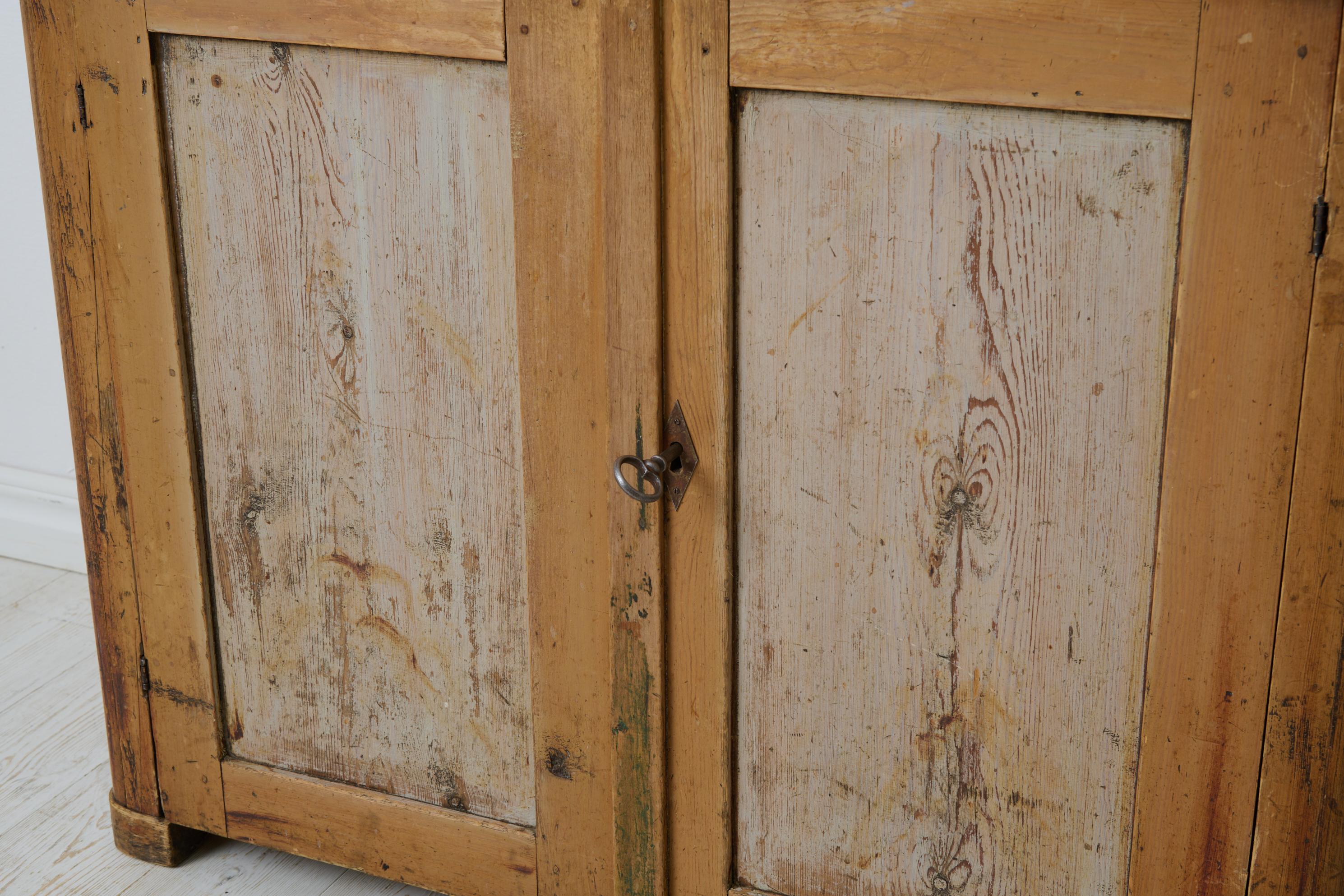 Arte Antiques Early 19th Century Original Unusually Small Sideboard in Folk Art en vente 4