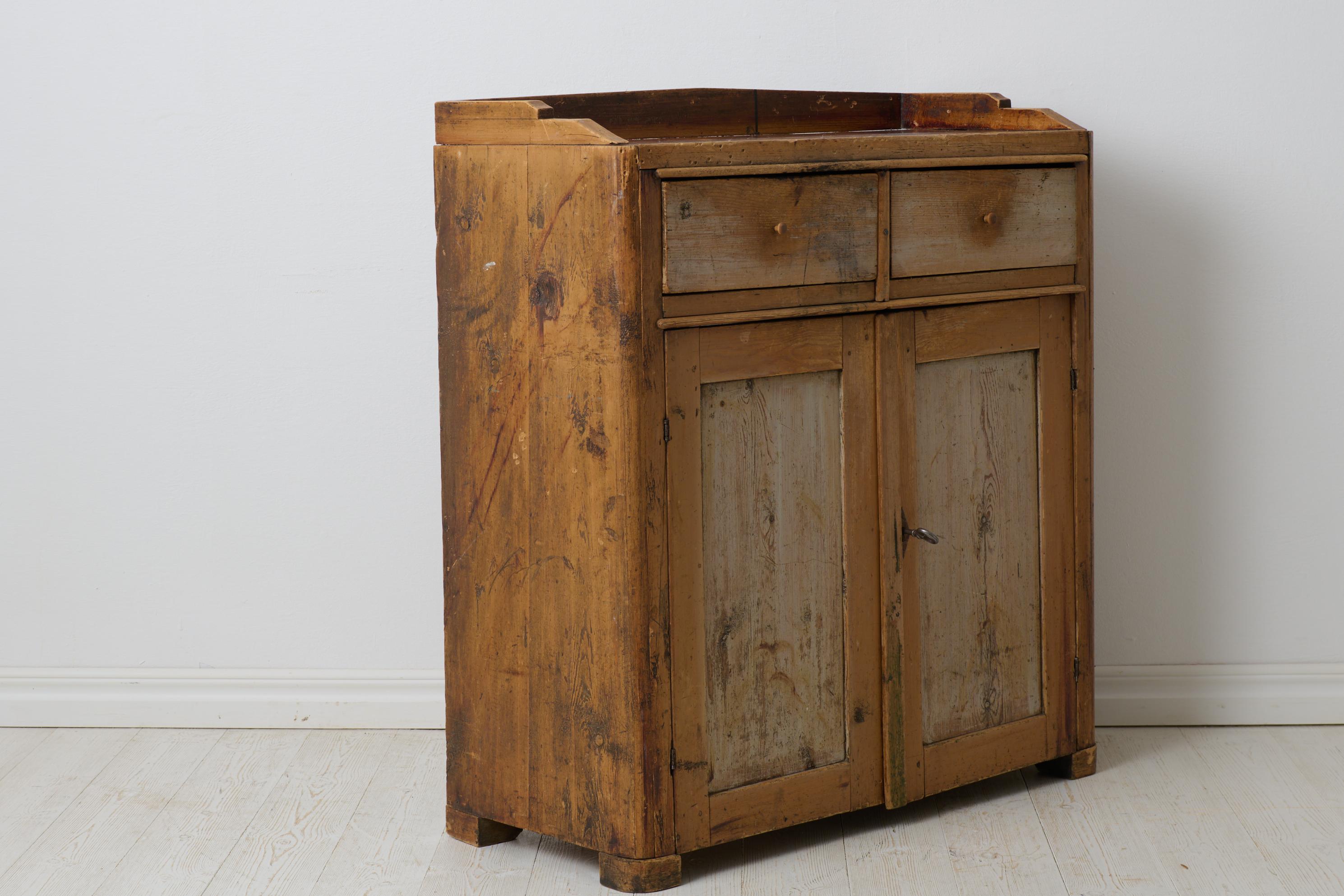 XIXe siècle Arte Antiques Early 19th Century Original Unusually Small Sideboard in Folk Art en vente