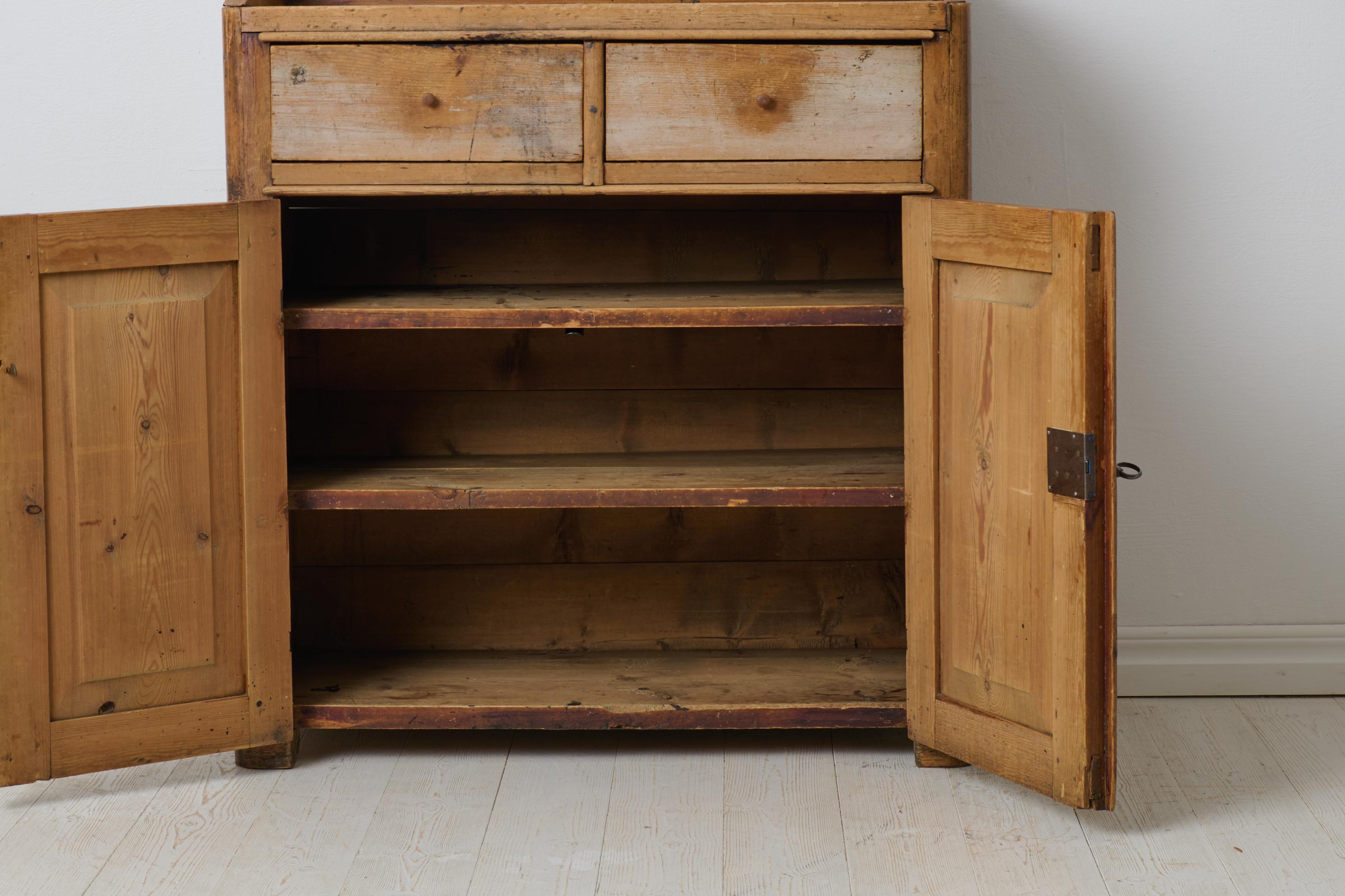 Pin Arte Antiques Early 19th Century Original Unusually Small Sideboard in Folk Art en vente